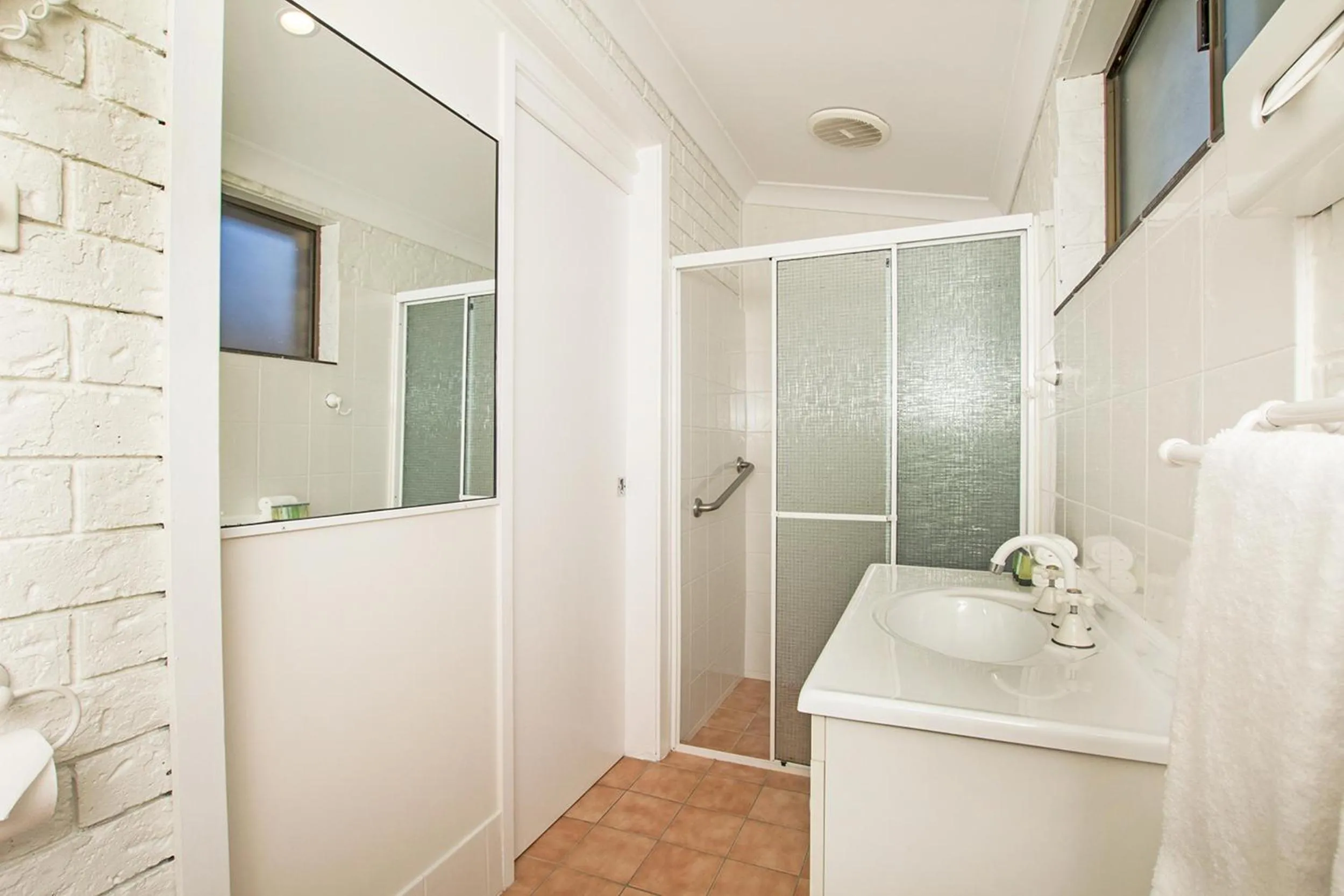 Bathroom in Ballina Travellers Lodge