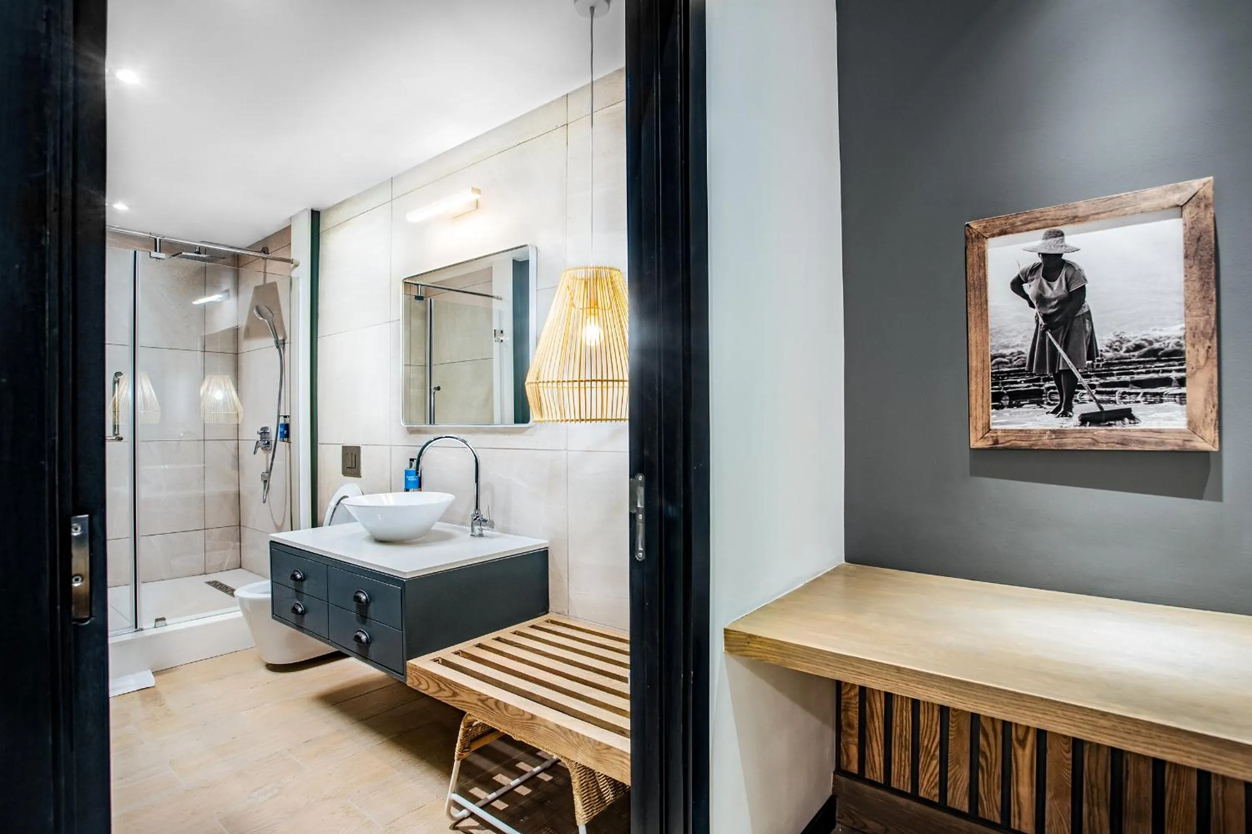 Shower in The Ravenala Attitude