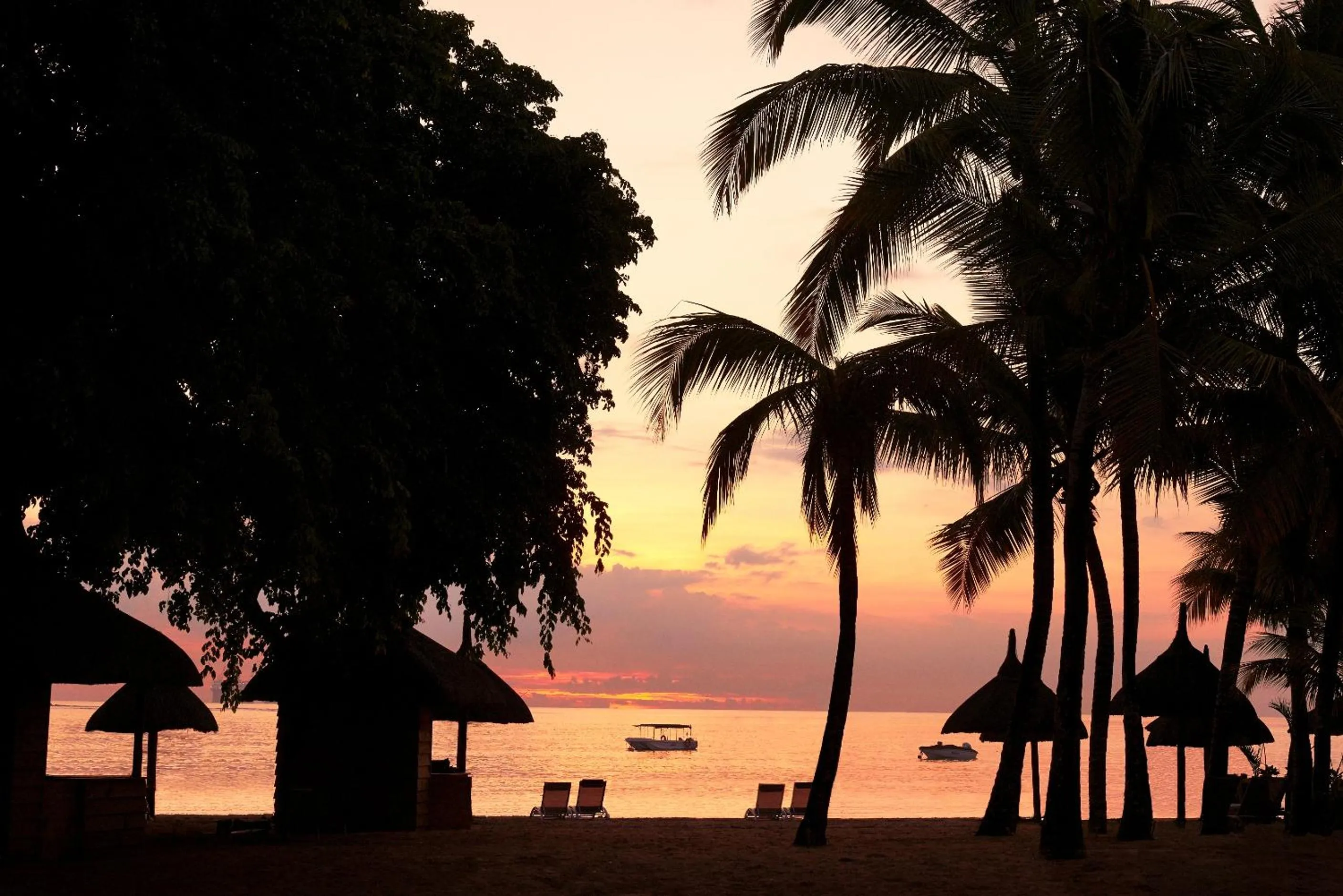 Beach in The Ravenala Attitude