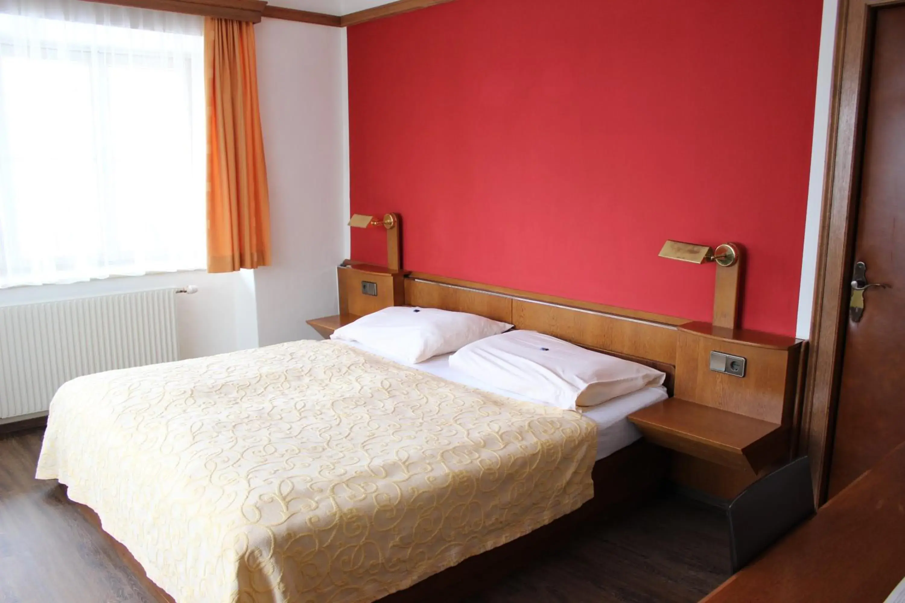 Double Room - single occupancy in Hotel Restaurant Schweizerhaus Double Room - single occupancy in Hotel Restaurant Schweizerhaus