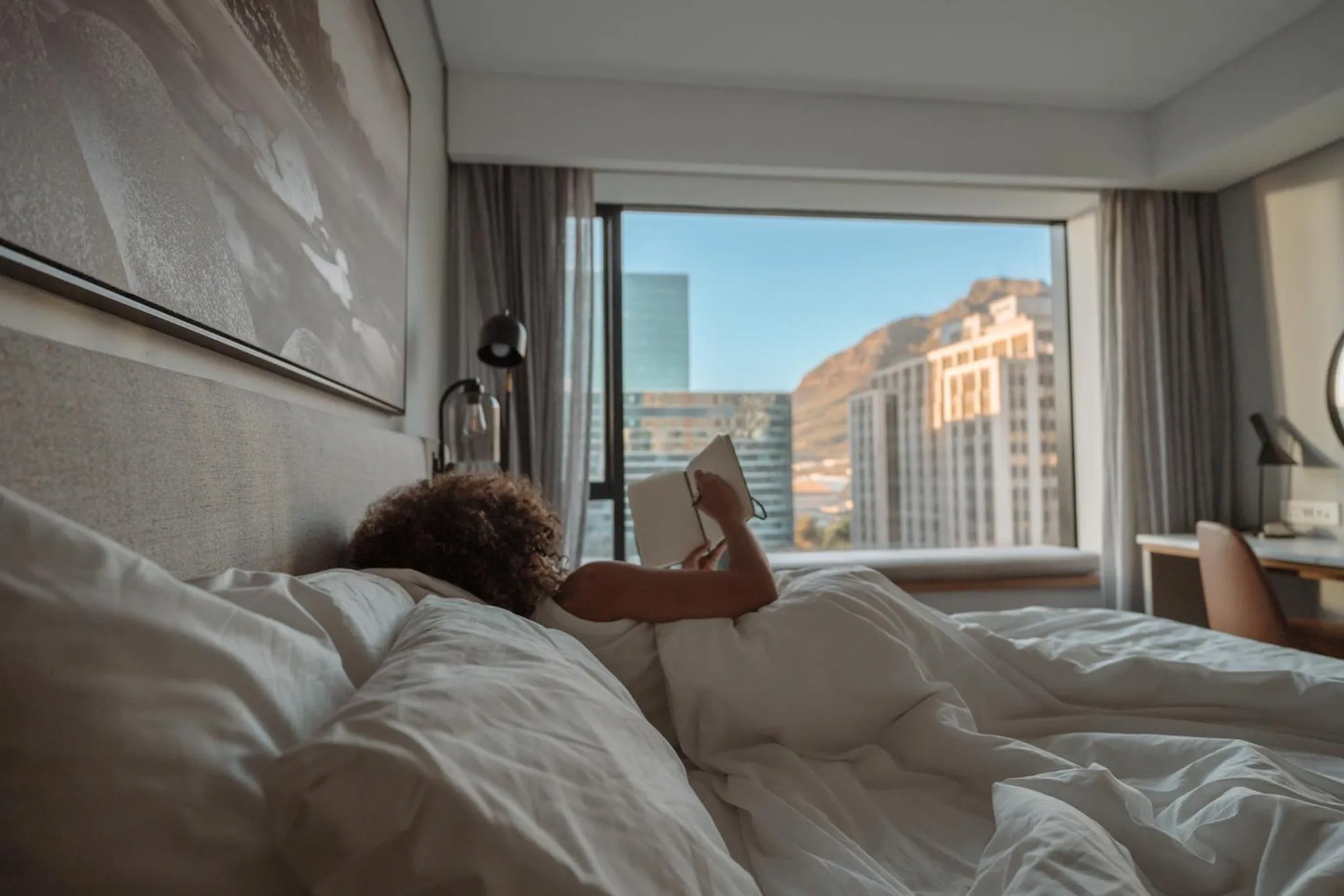 Bedroom, Bed in Radisson Hotel Cape Town Foreshore