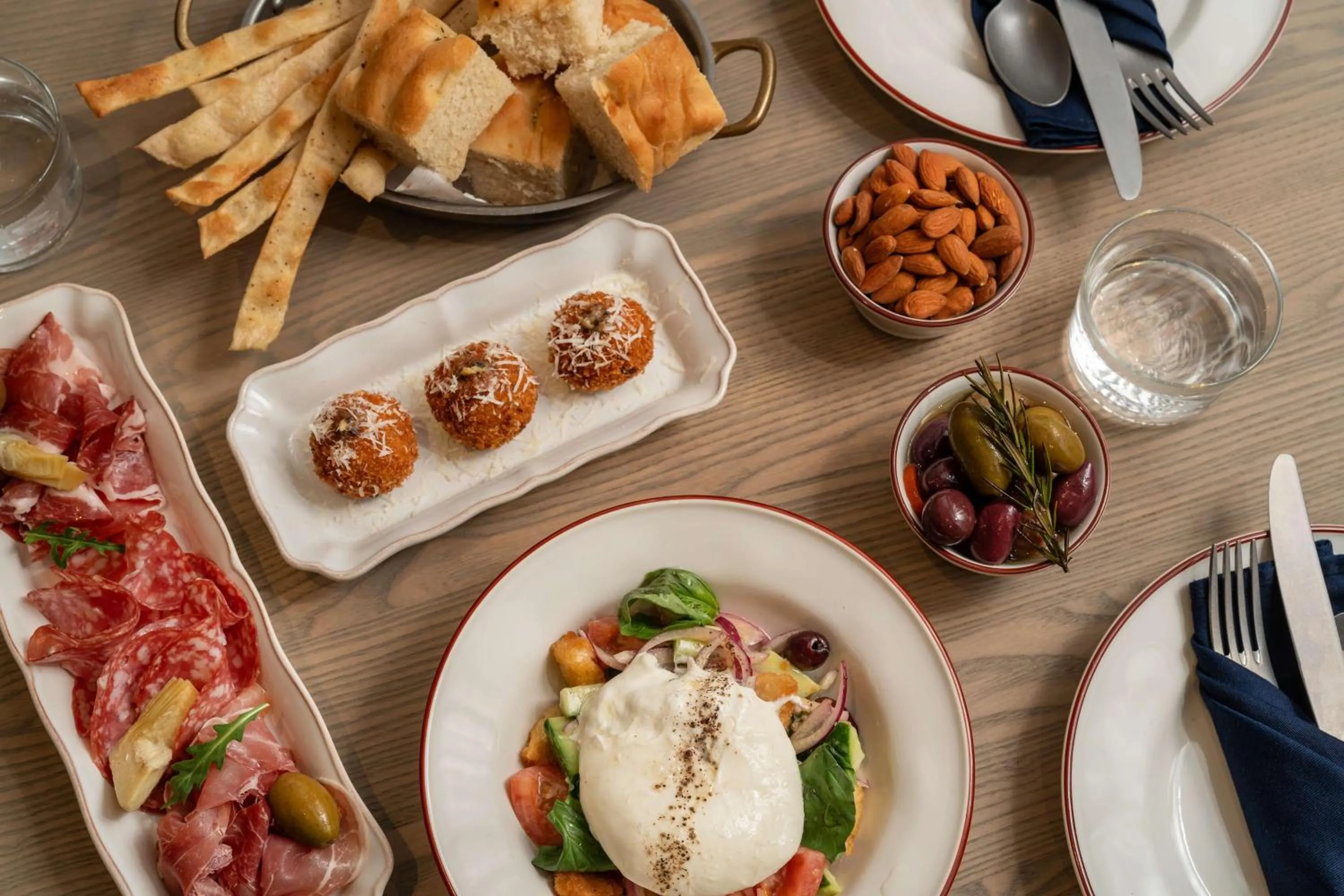 Food and drinks in Radisson Hotel Cape Town Foreshore