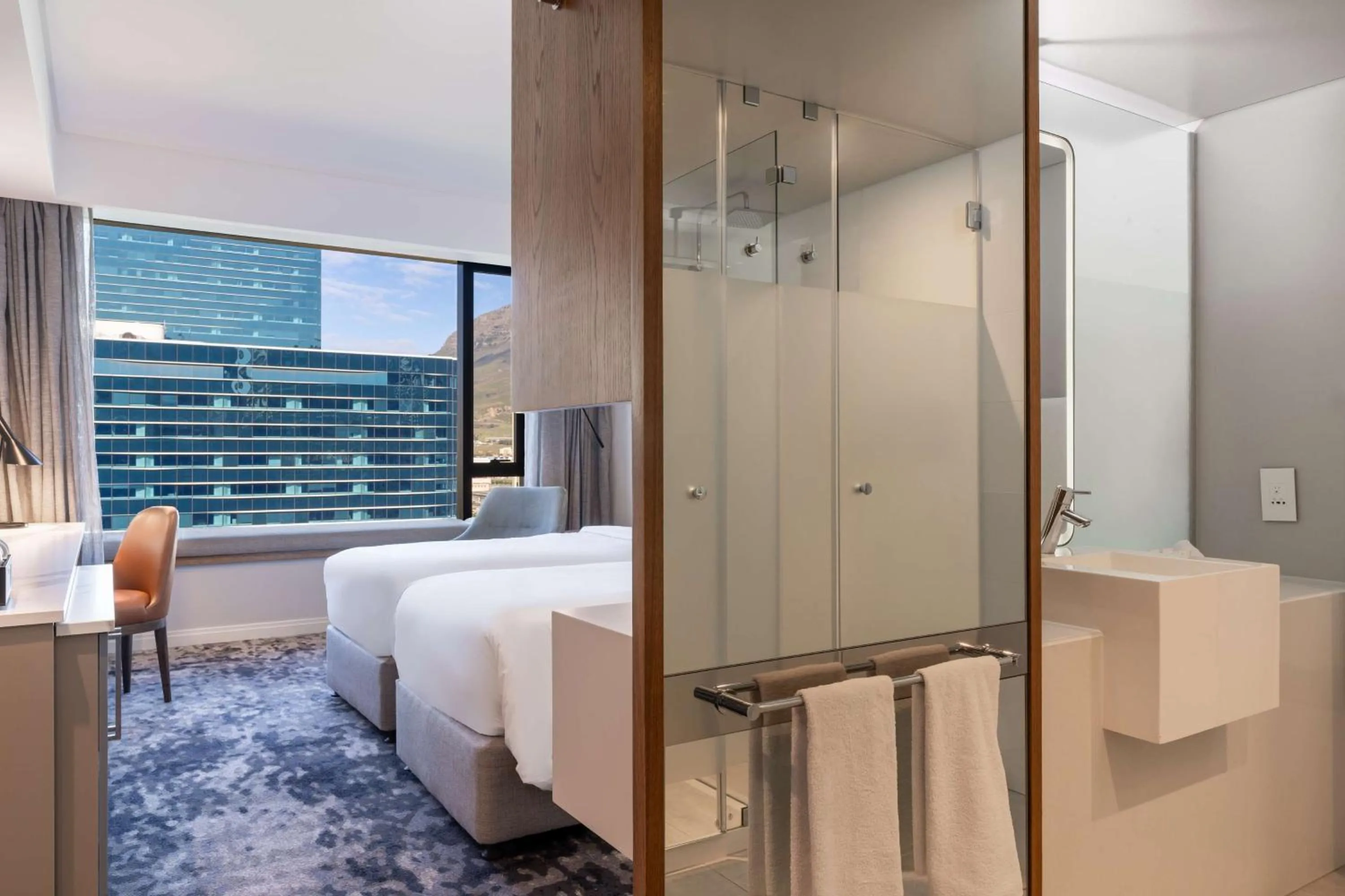 Bathroom, Bed in Radisson Hotel Cape Town Foreshore