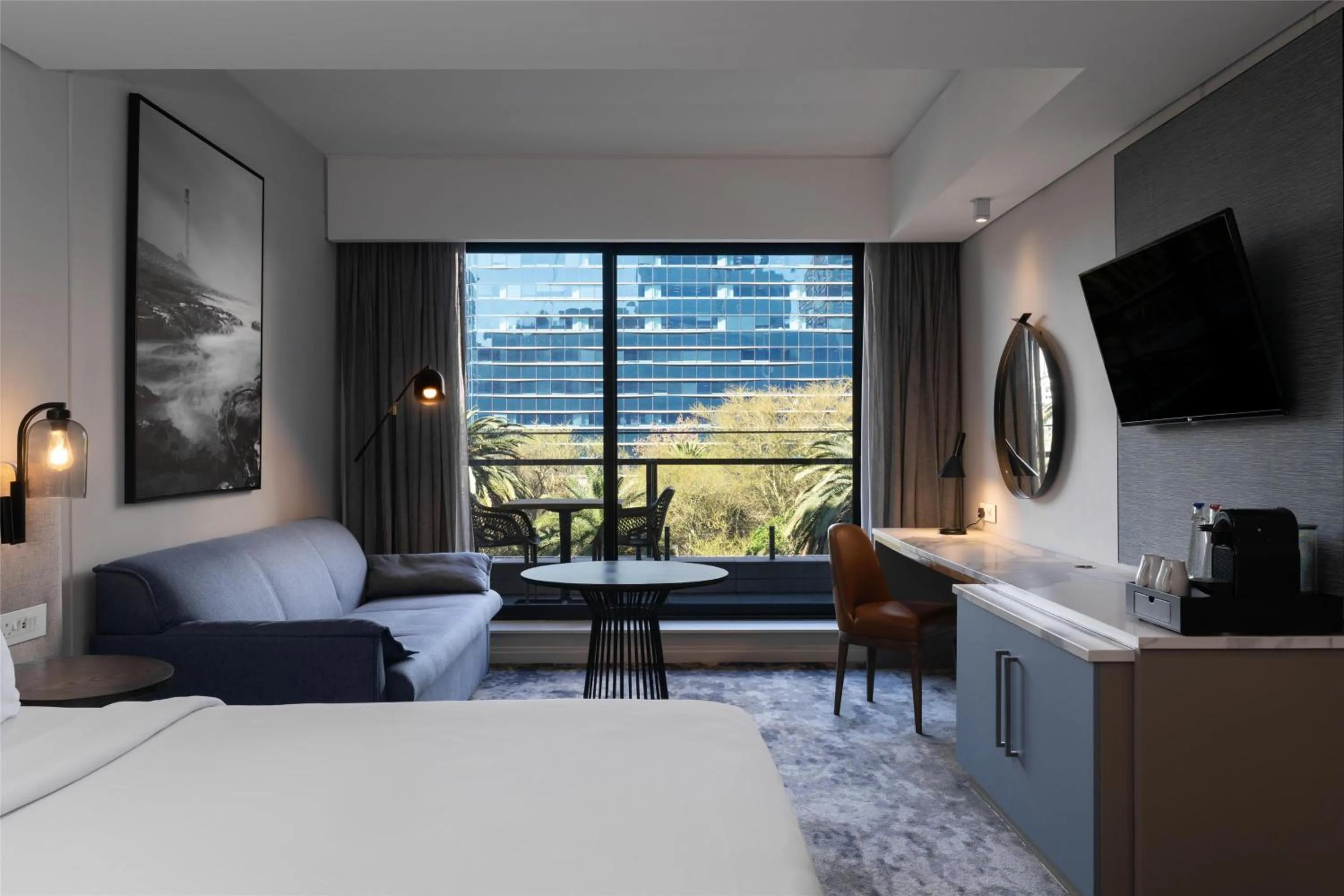 Coffee/tea facilities, Bed in Radisson Hotel Cape Town Foreshore