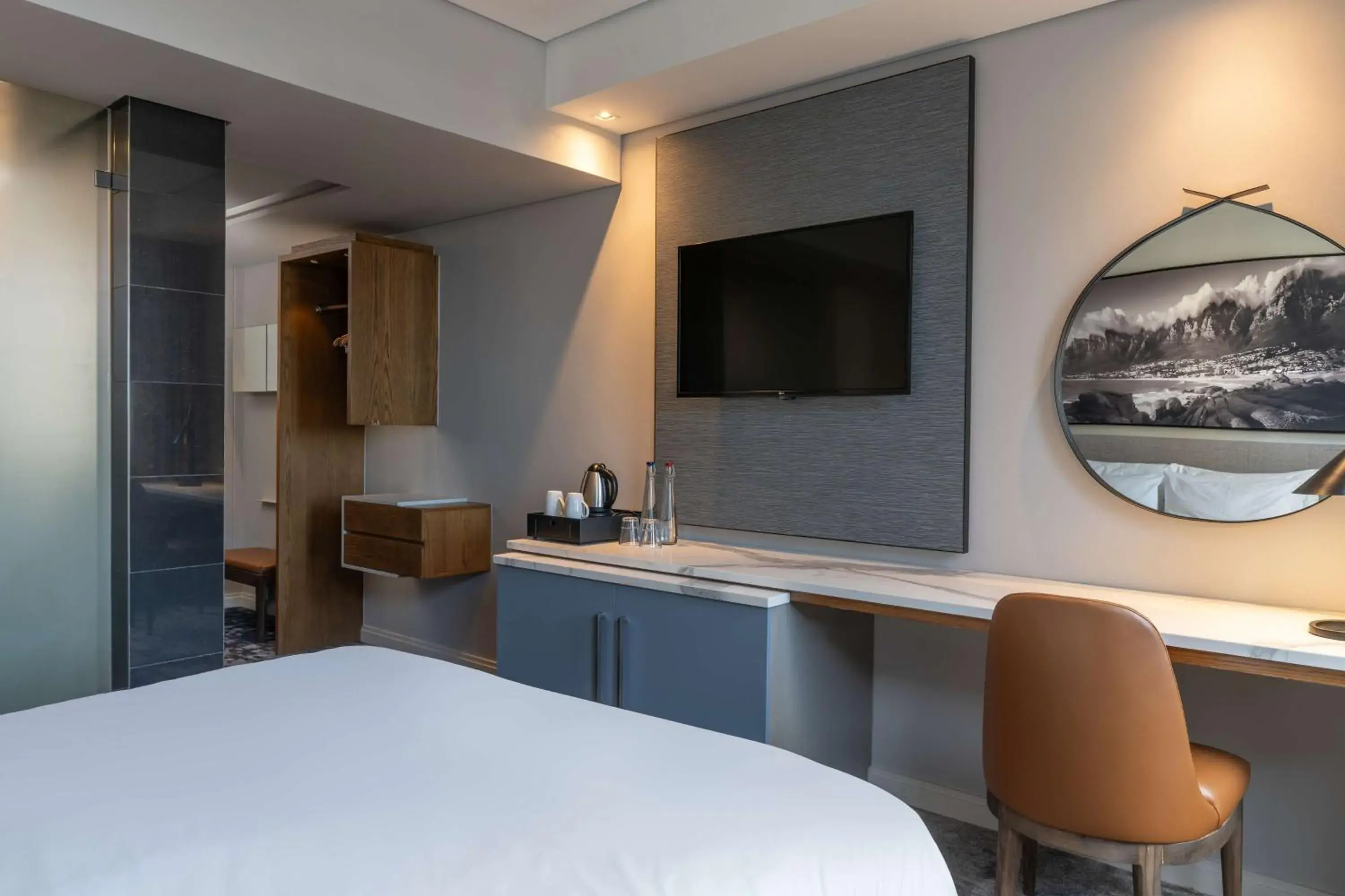 Bedroom, Bed in Radisson Hotel Cape Town Foreshore Bedroom, Bed in Radisson Hotel Cape Town Foreshore