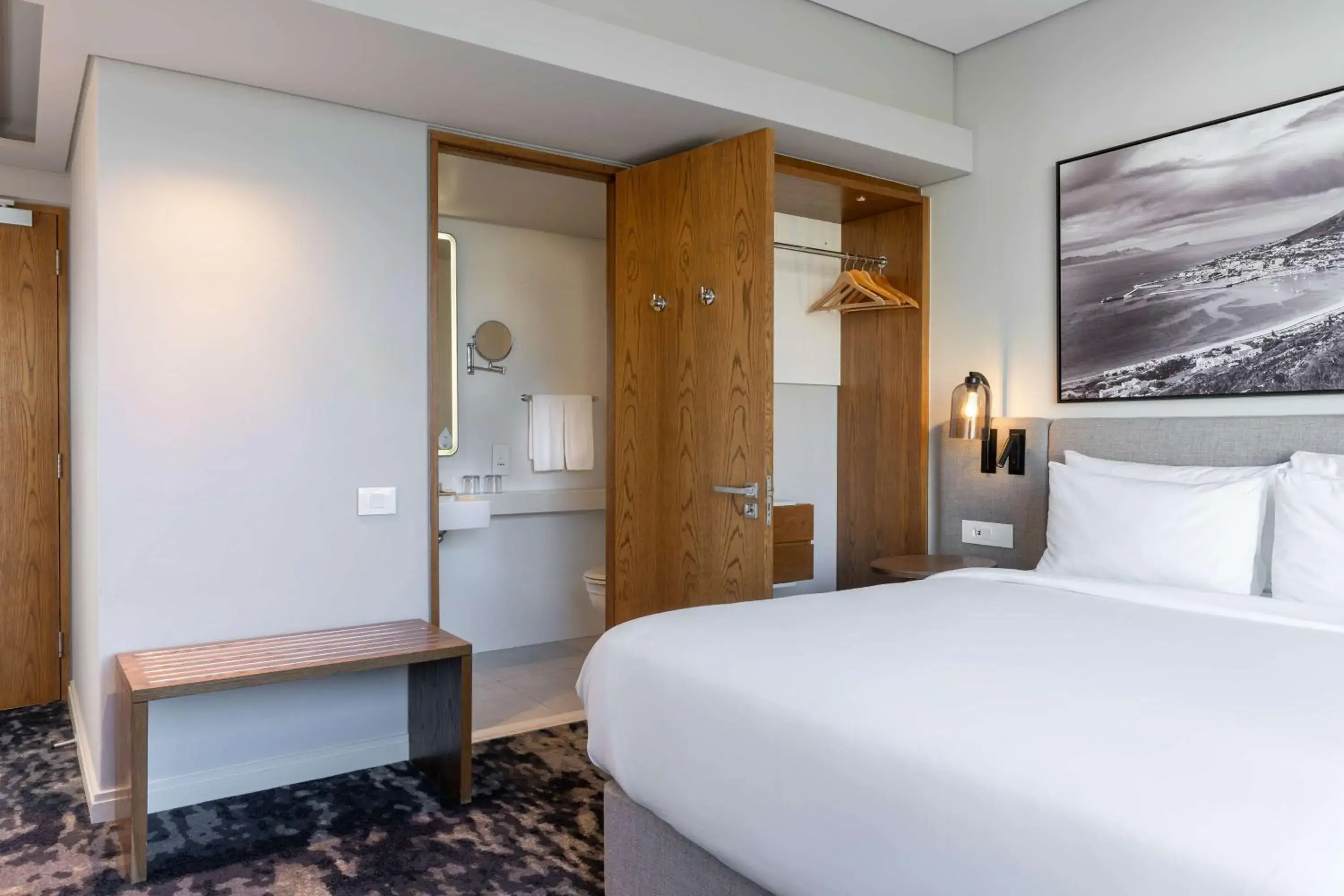 Bedroom, Bed in Radisson Hotel Cape Town Foreshore Bedroom, Bed in Radisson Hotel Cape Town Foreshore