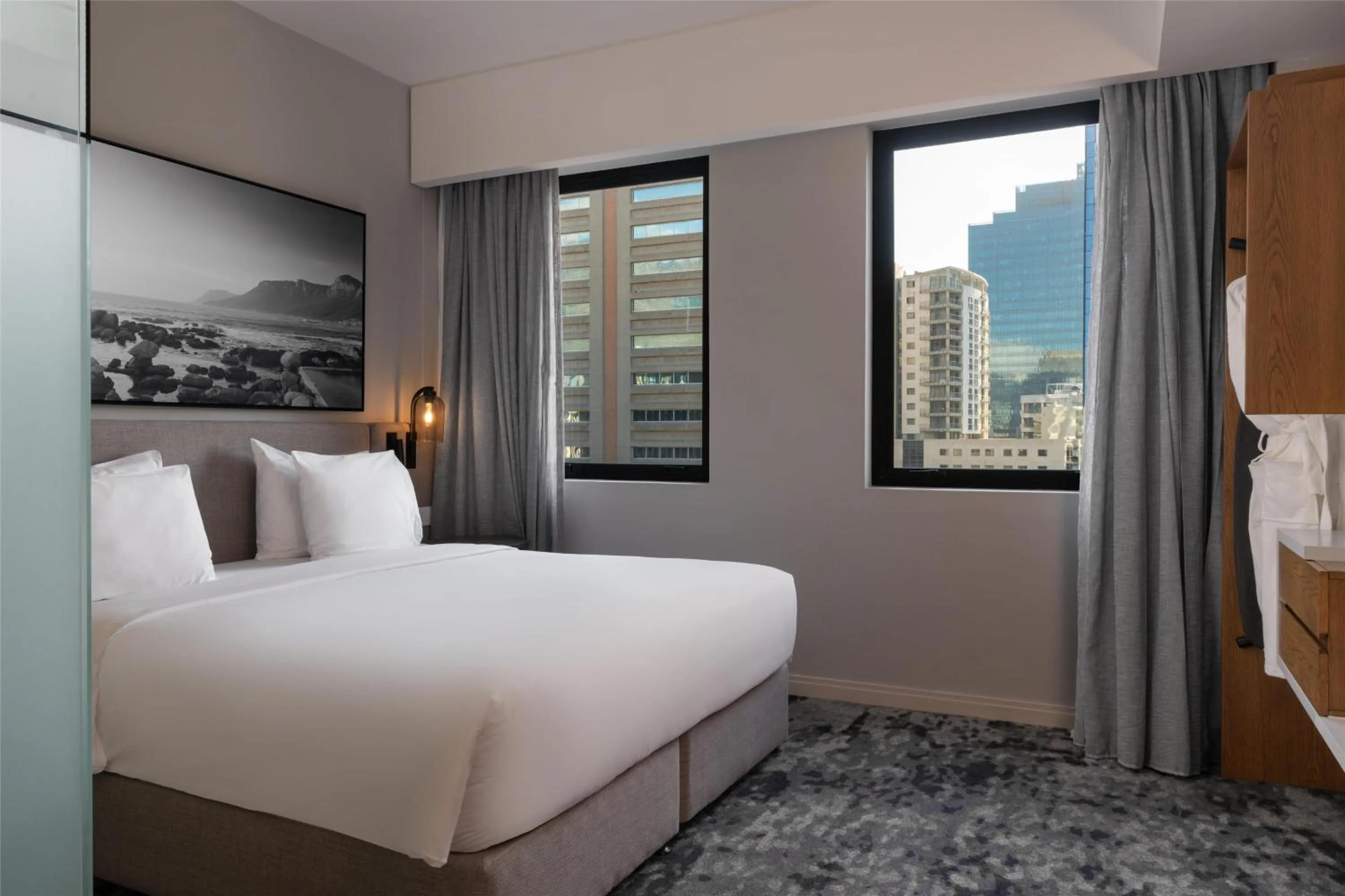 Photo of the whole room, Bed in Radisson Hotel Cape Town Foreshore