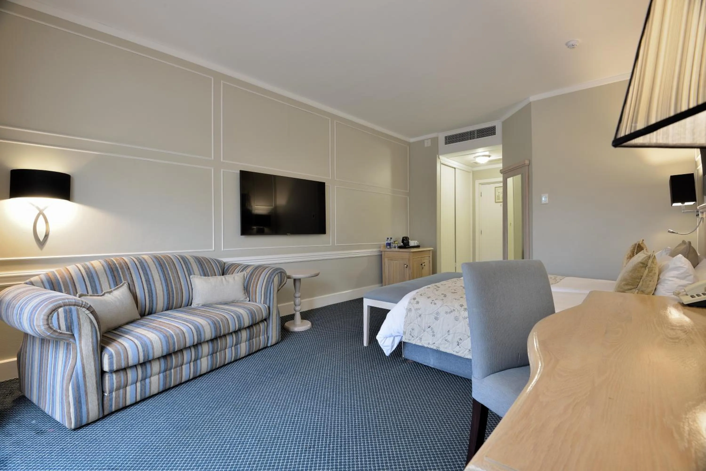 Bedroom, Bed in Swakopmund Hotel & Entertainment Centre