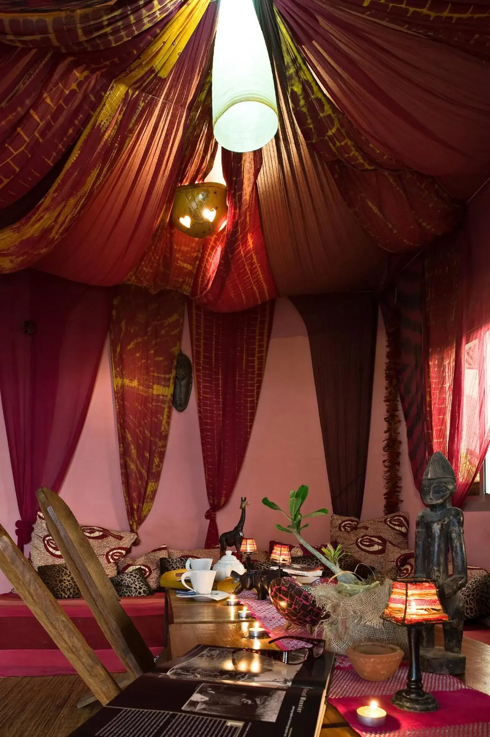 Restaurant/places to eat in La Maison Abaka Restaurant/places to eat in La Maison Abaka