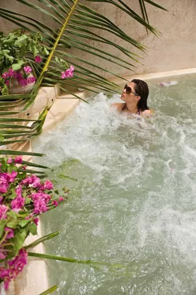 Hot Tub in La Maison Abaka