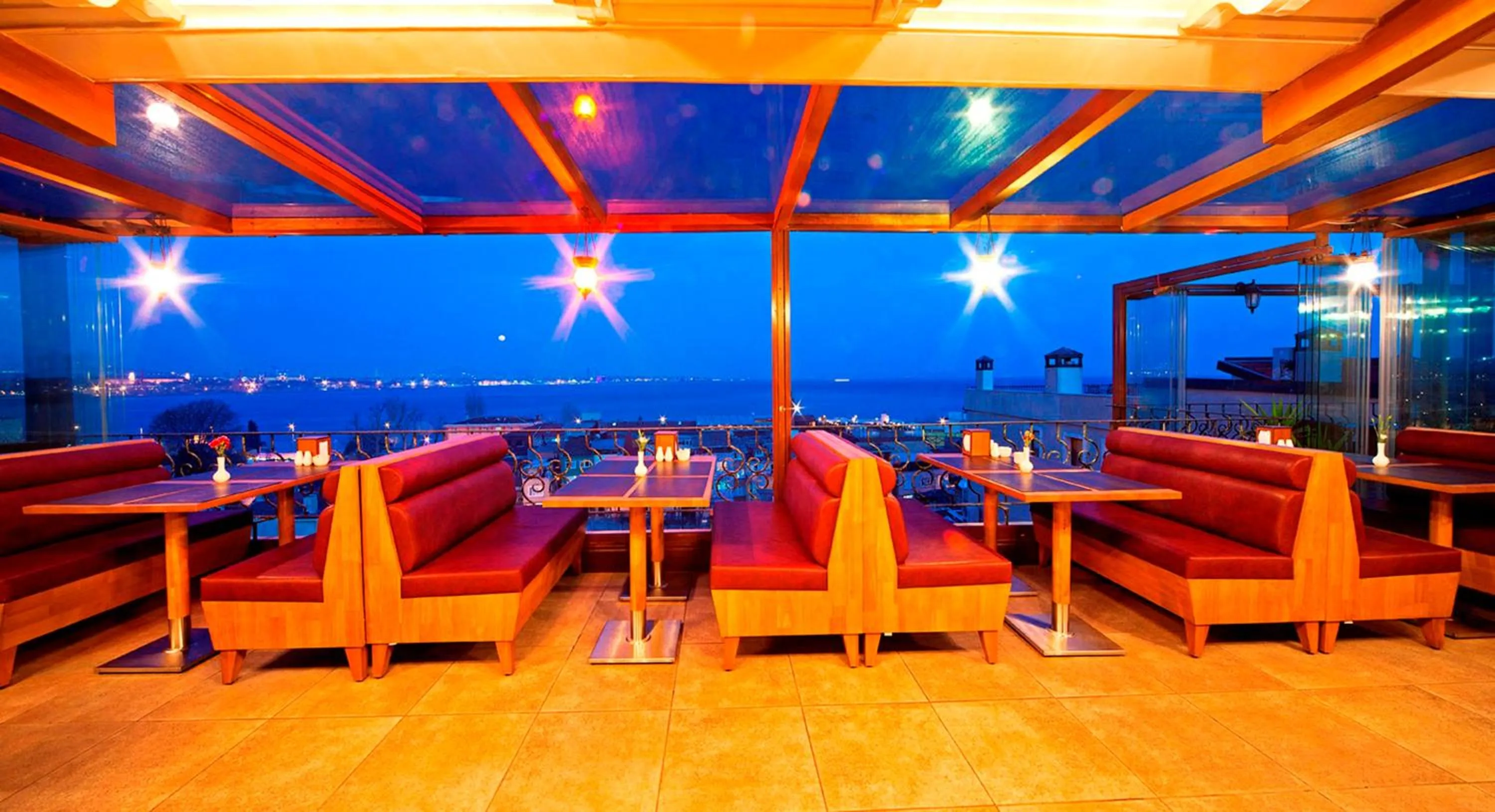 Restaurant/places to eat in Azade Suites