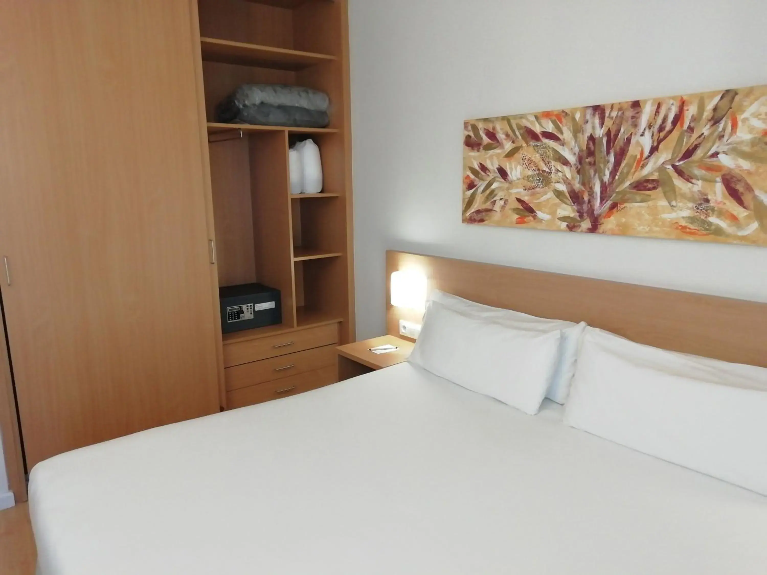 Bedroom, Bed in Apartamentos Aura Park Fira BCN Bedroom, Bed in Apartamentos Aura Park Fira BCN