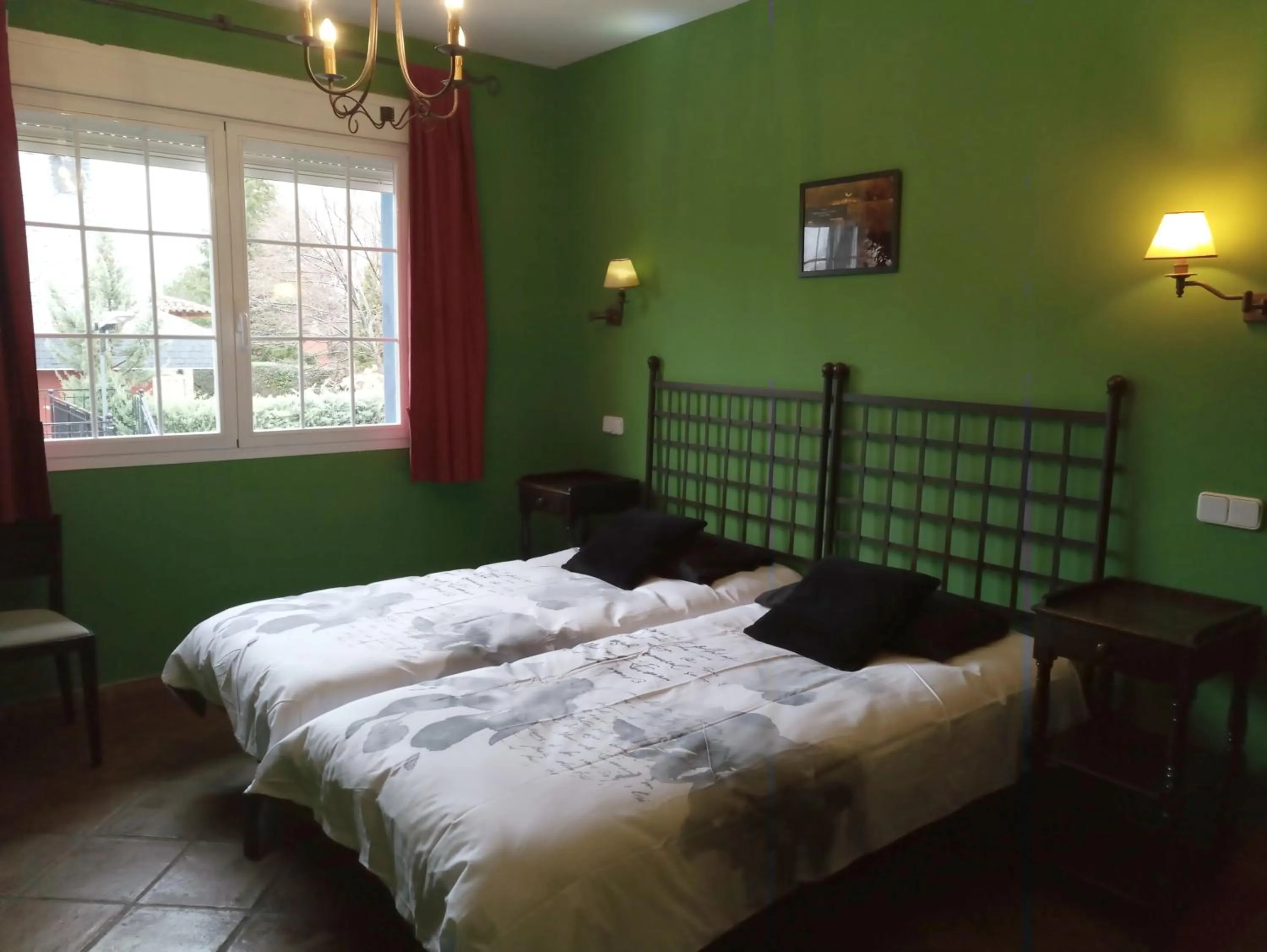 Bed in Hotel Rural La Pedriza Original