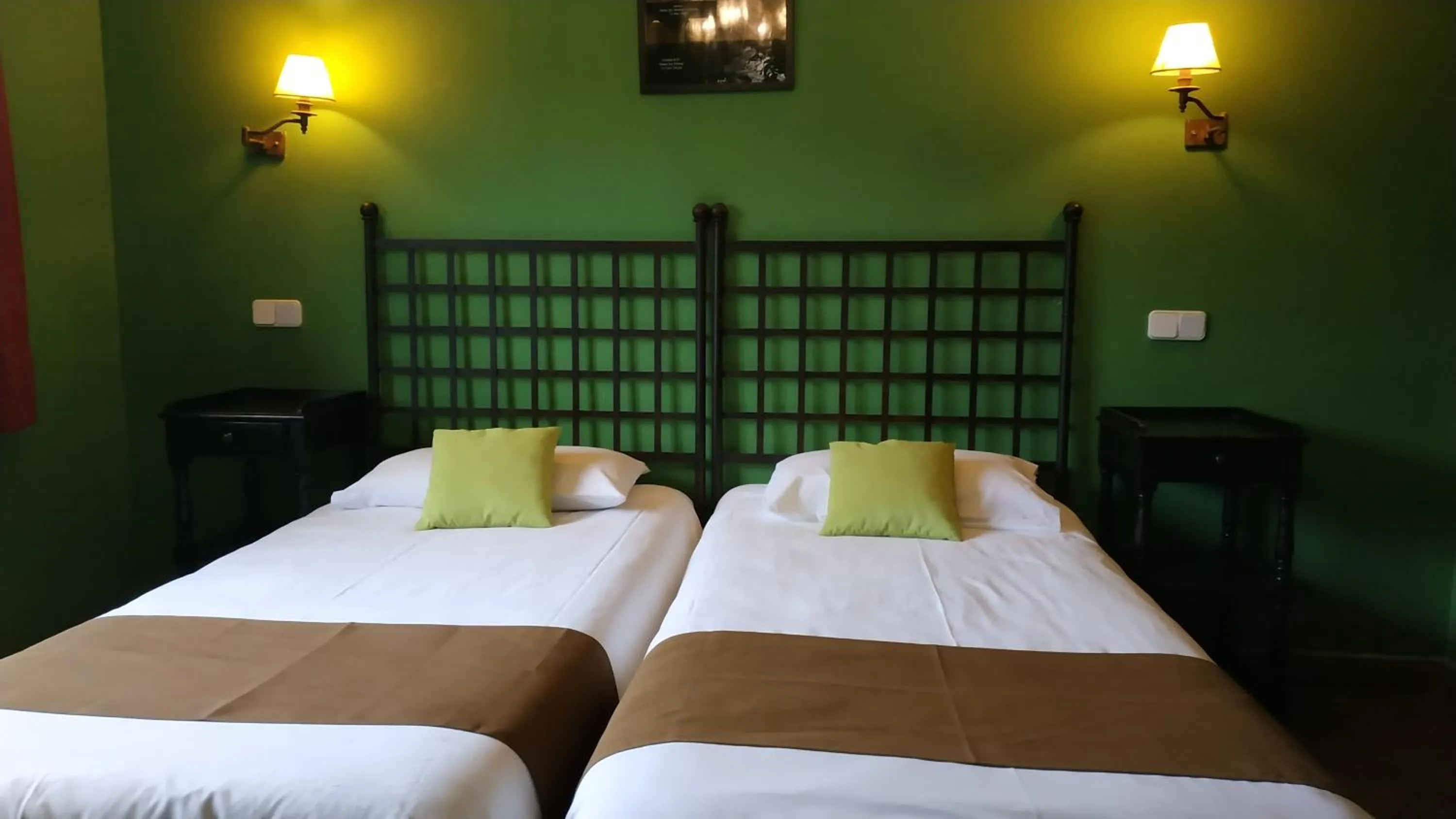 Bed in Hotel Rural La Pedriza Original