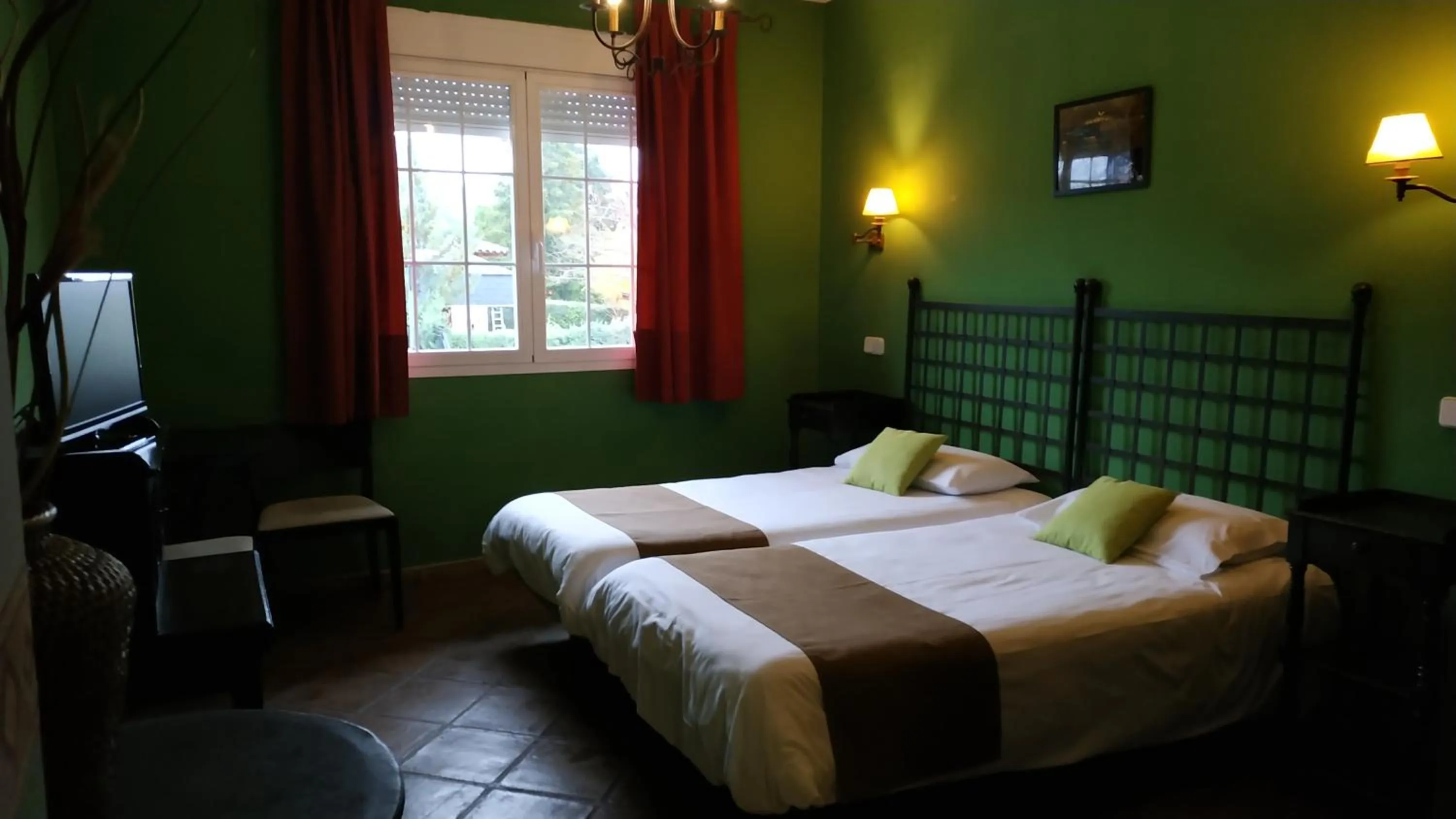 Bed in Hotel Rural La Pedriza Original