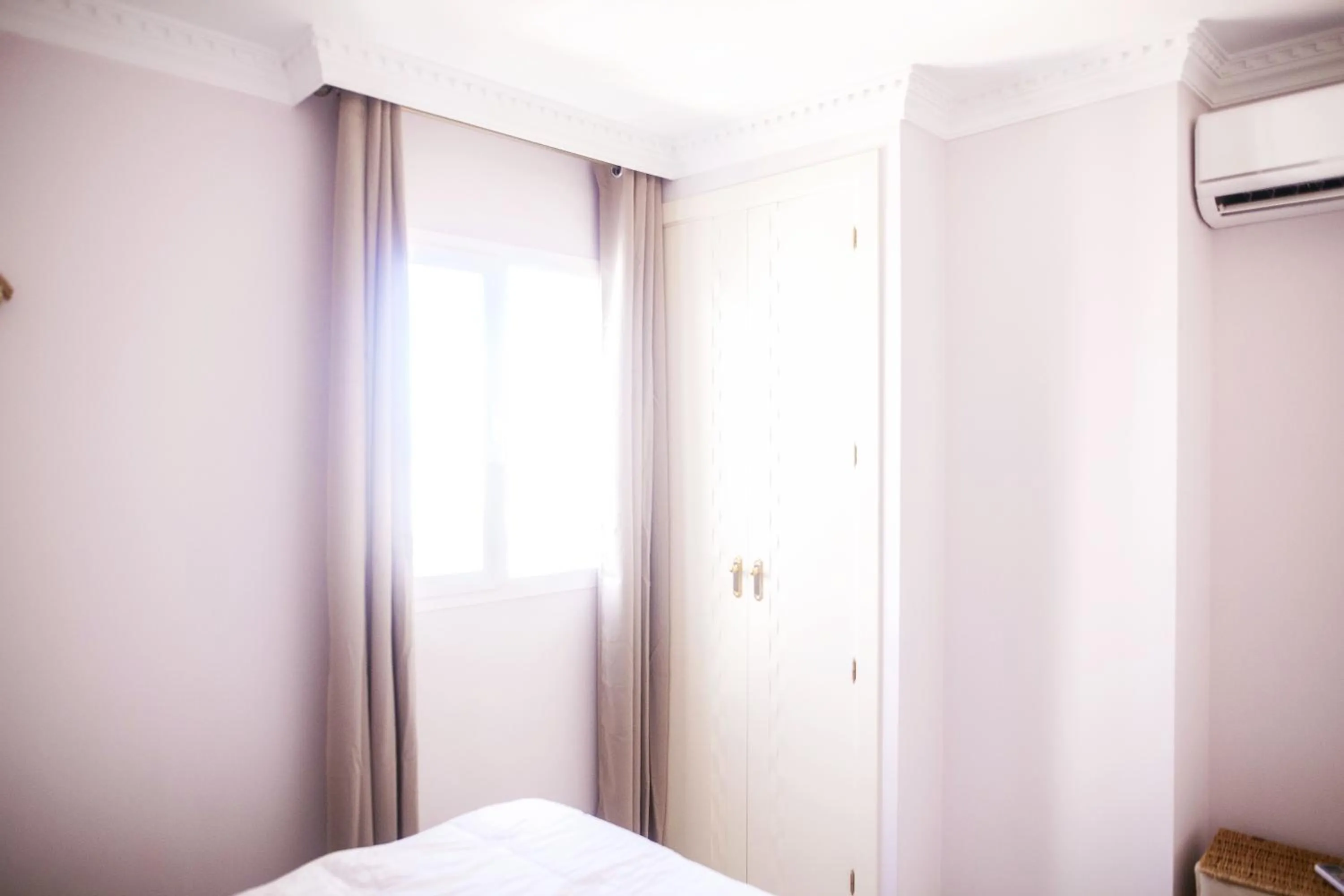 Day, Bed in Duquesa Seaview marina