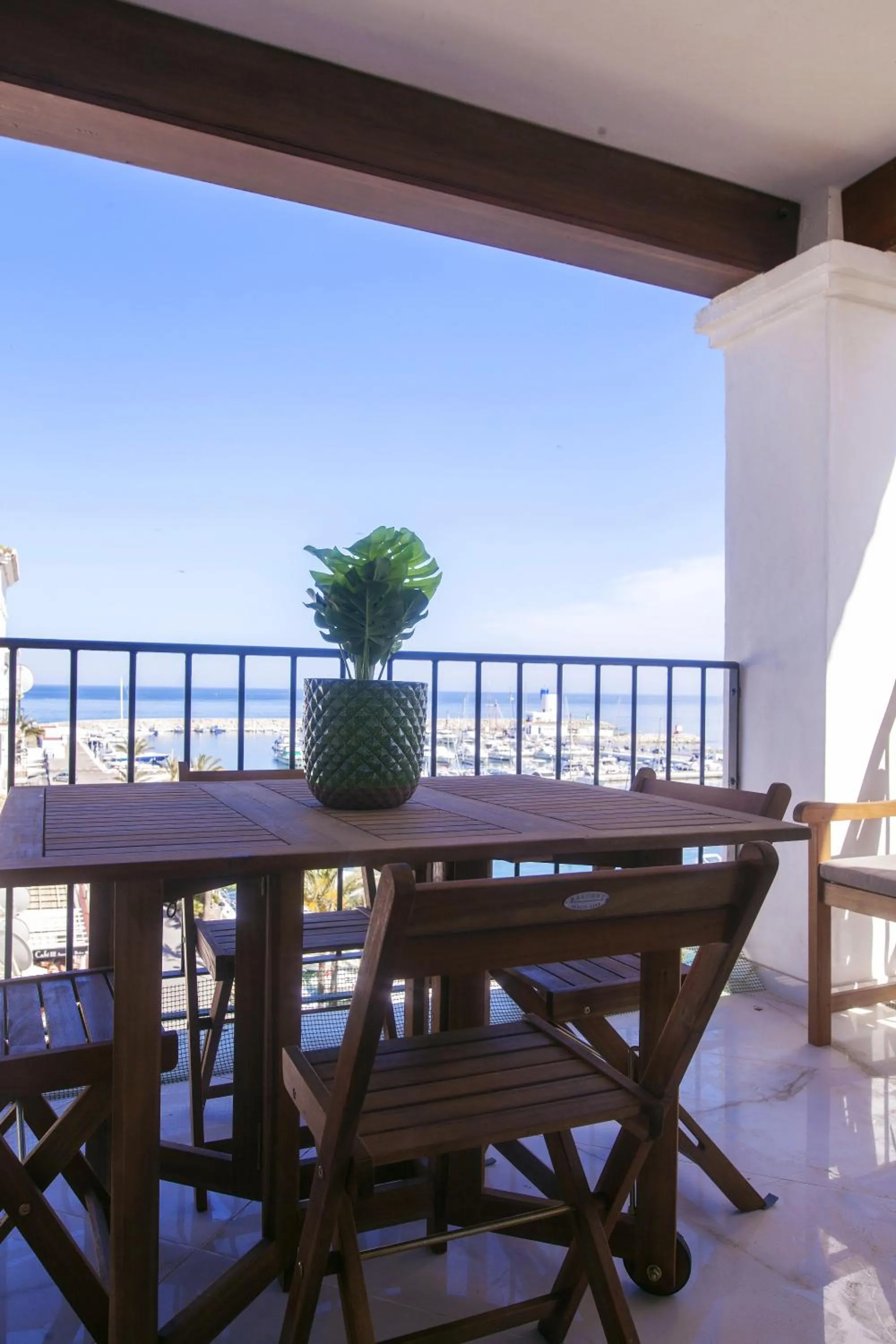 Balcony/Terrace in Duquesa Seaview marina