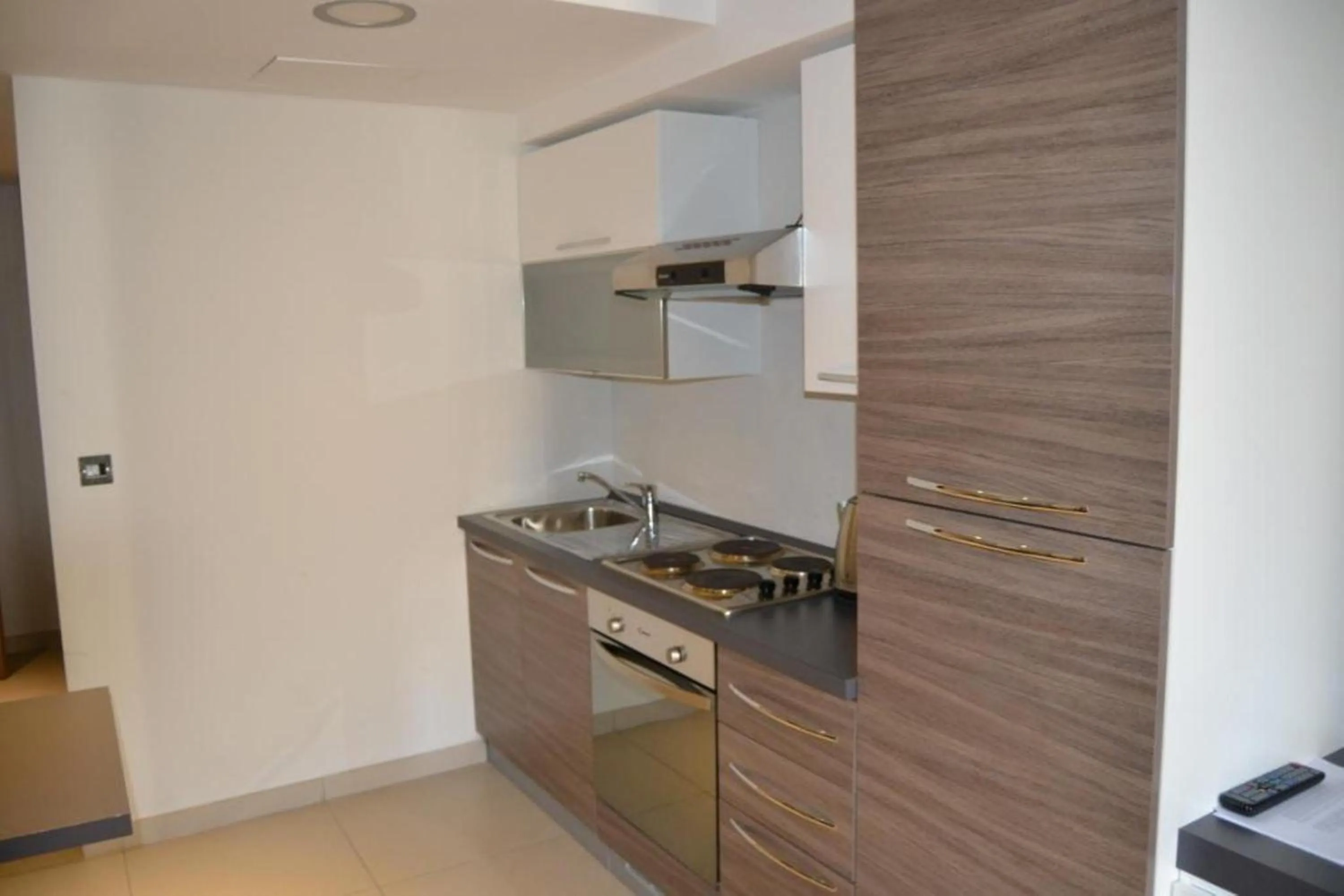 Kitchen or kitchenette, Kitchen/Kitchenette in Pebbles Boutique Aparthotel