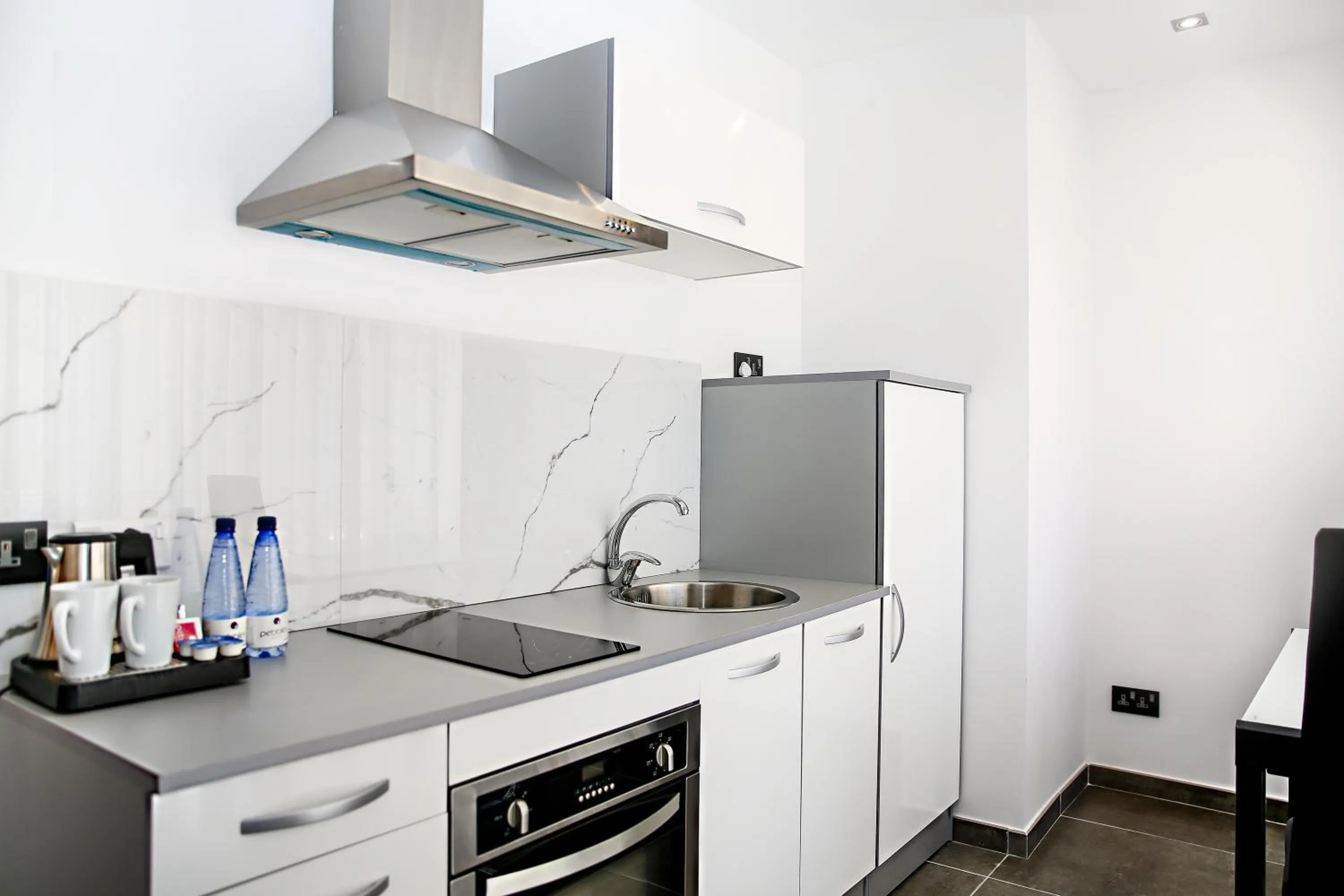 Kitchen or kitchenette, Kitchen/Kitchenette in Pebbles Boutique Aparthotel