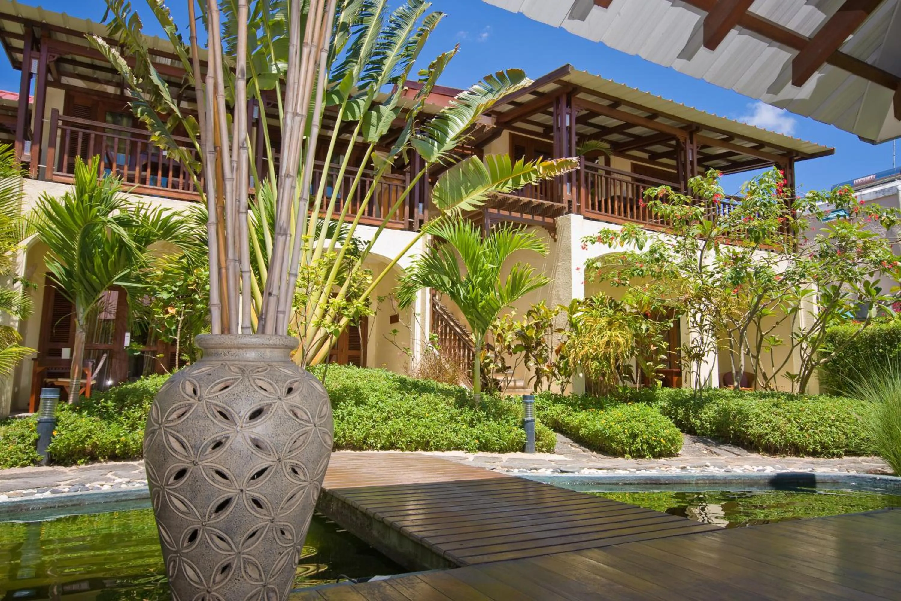 Facade/entrance in Ocean Beauty