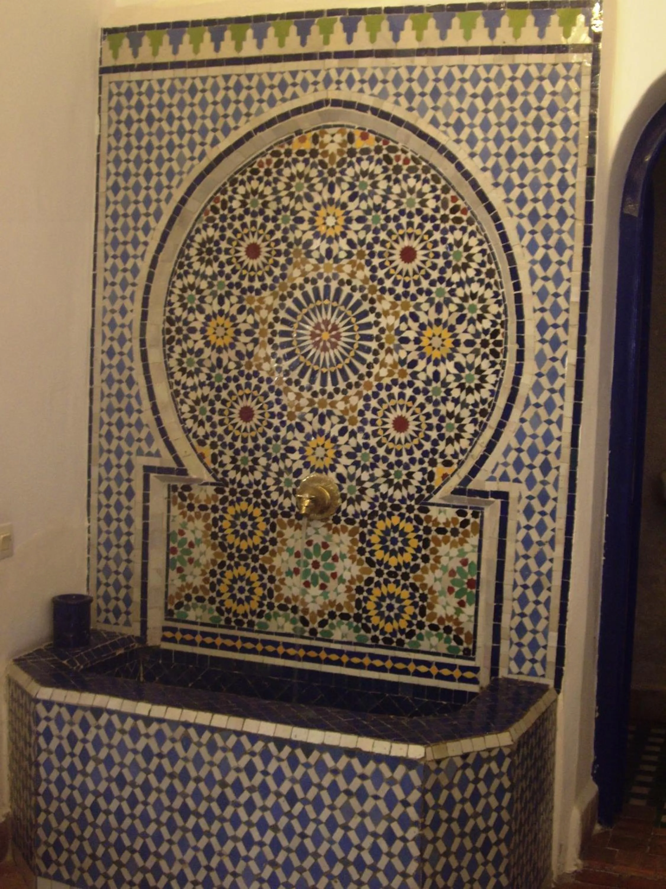 Decorative detail in Dar Al Bahar