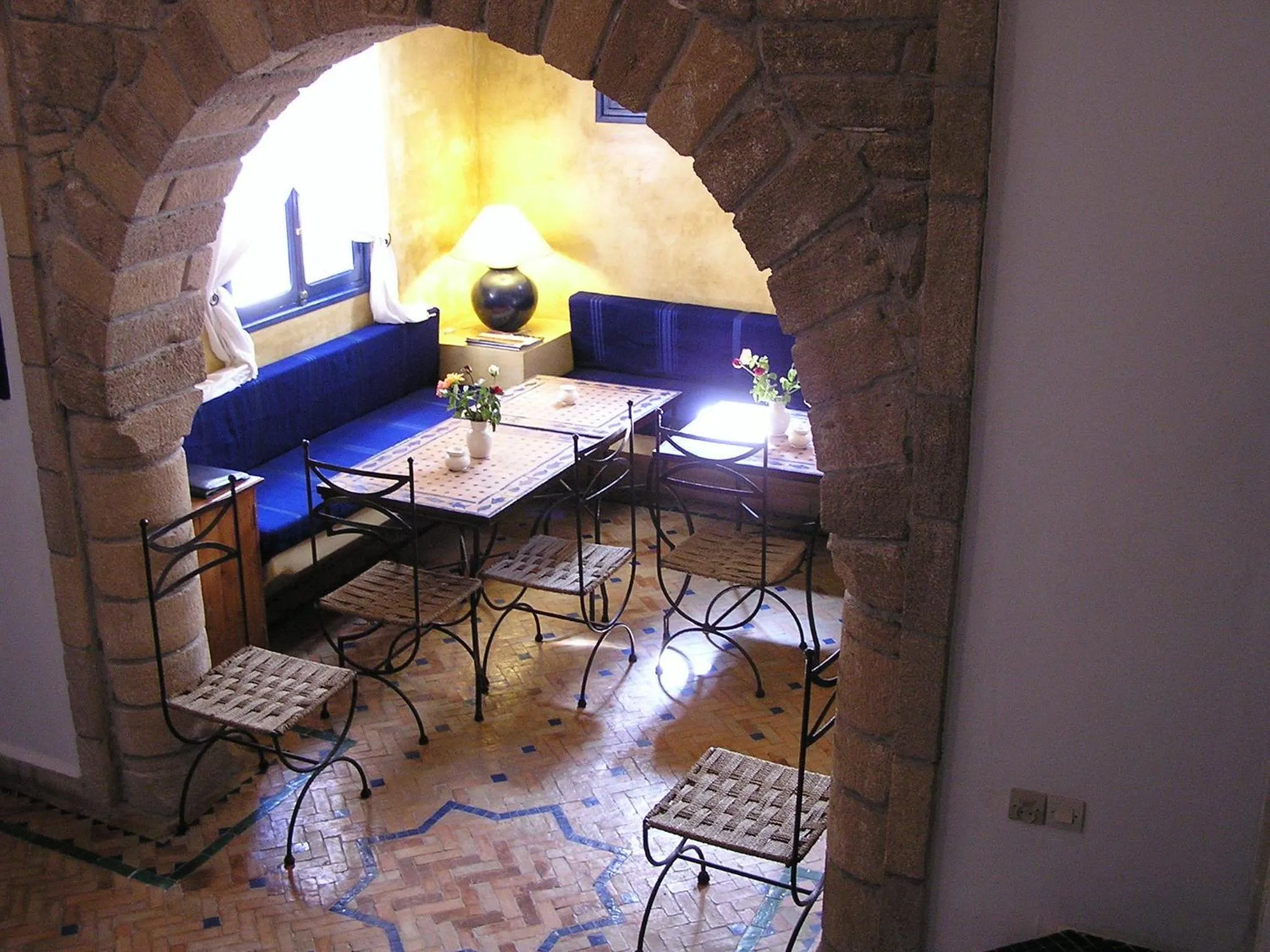 Restaurant/places to eat in Dar Al Bahar