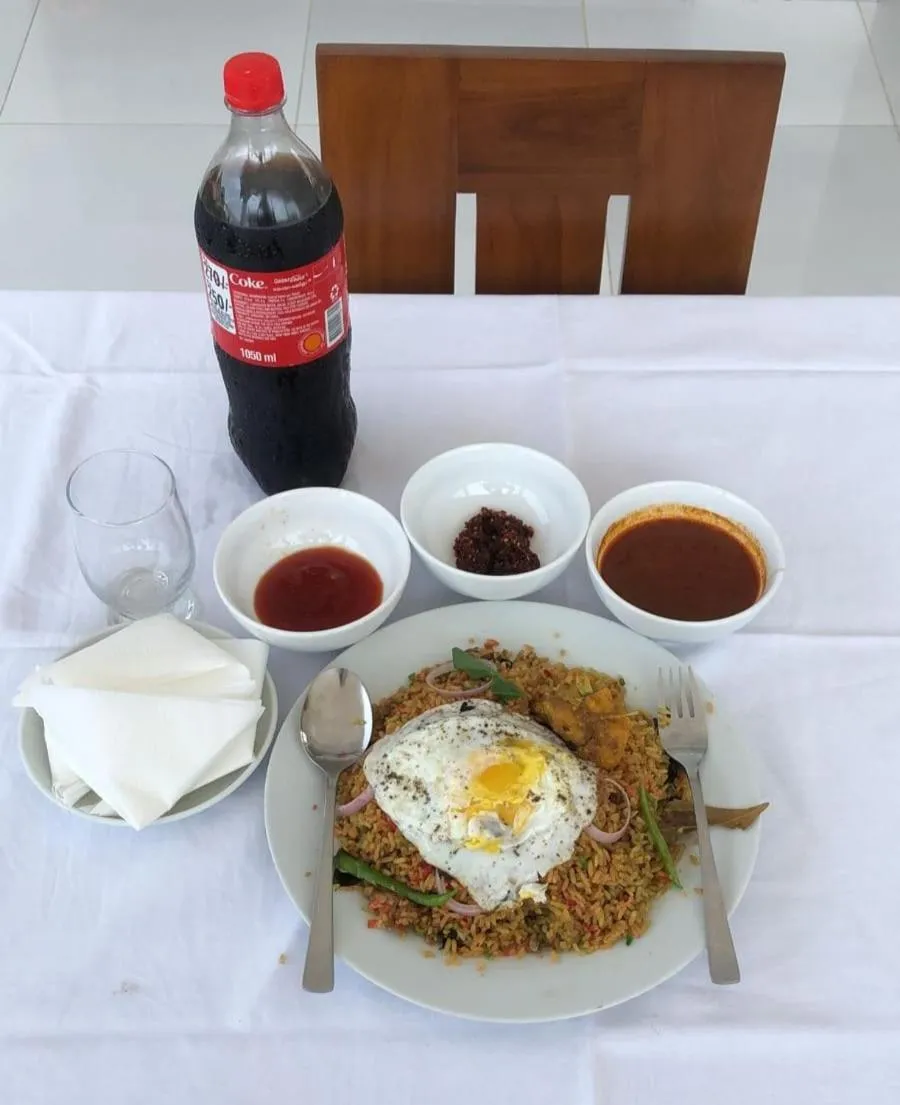 Restaurant/places to eat in Thisha Hotel & Restaurant