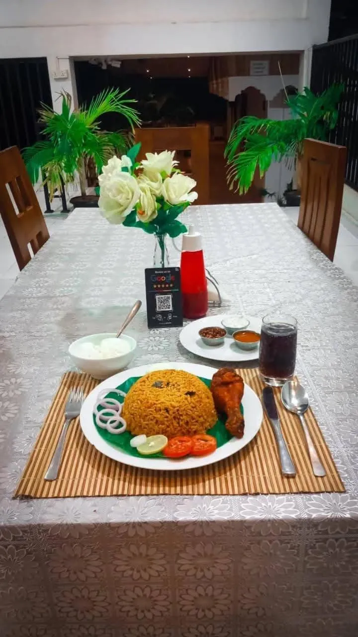 Restaurant/places to eat in Thisha Hotel & Restaurant