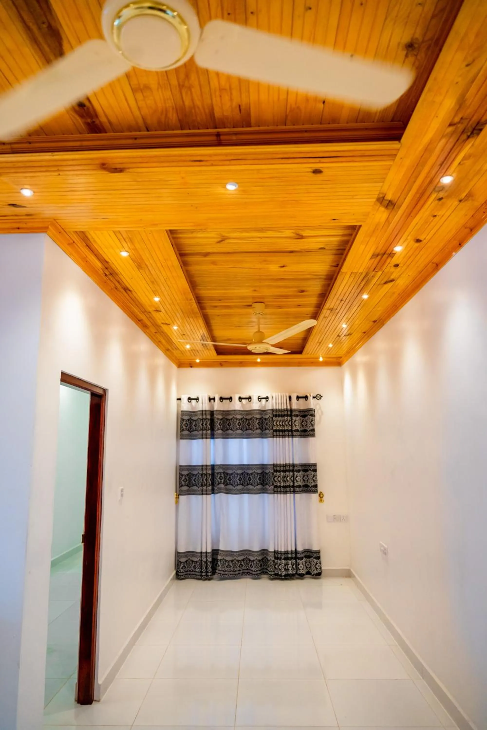 Facade/entrance in Thisha Hotel & Restaurant