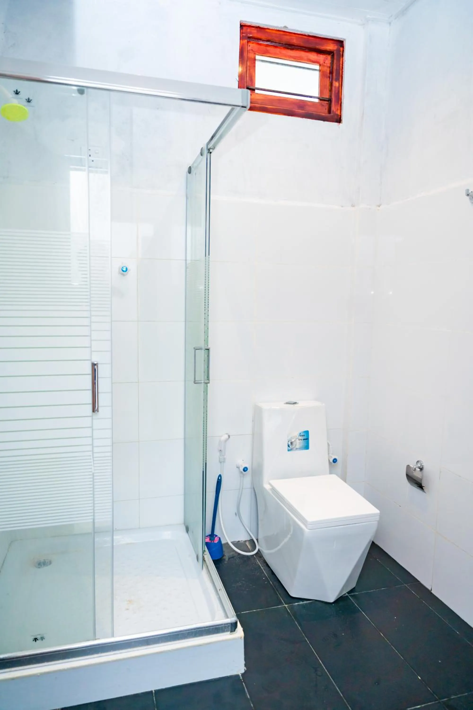 Shower in Thisha Hotel & Restaurant