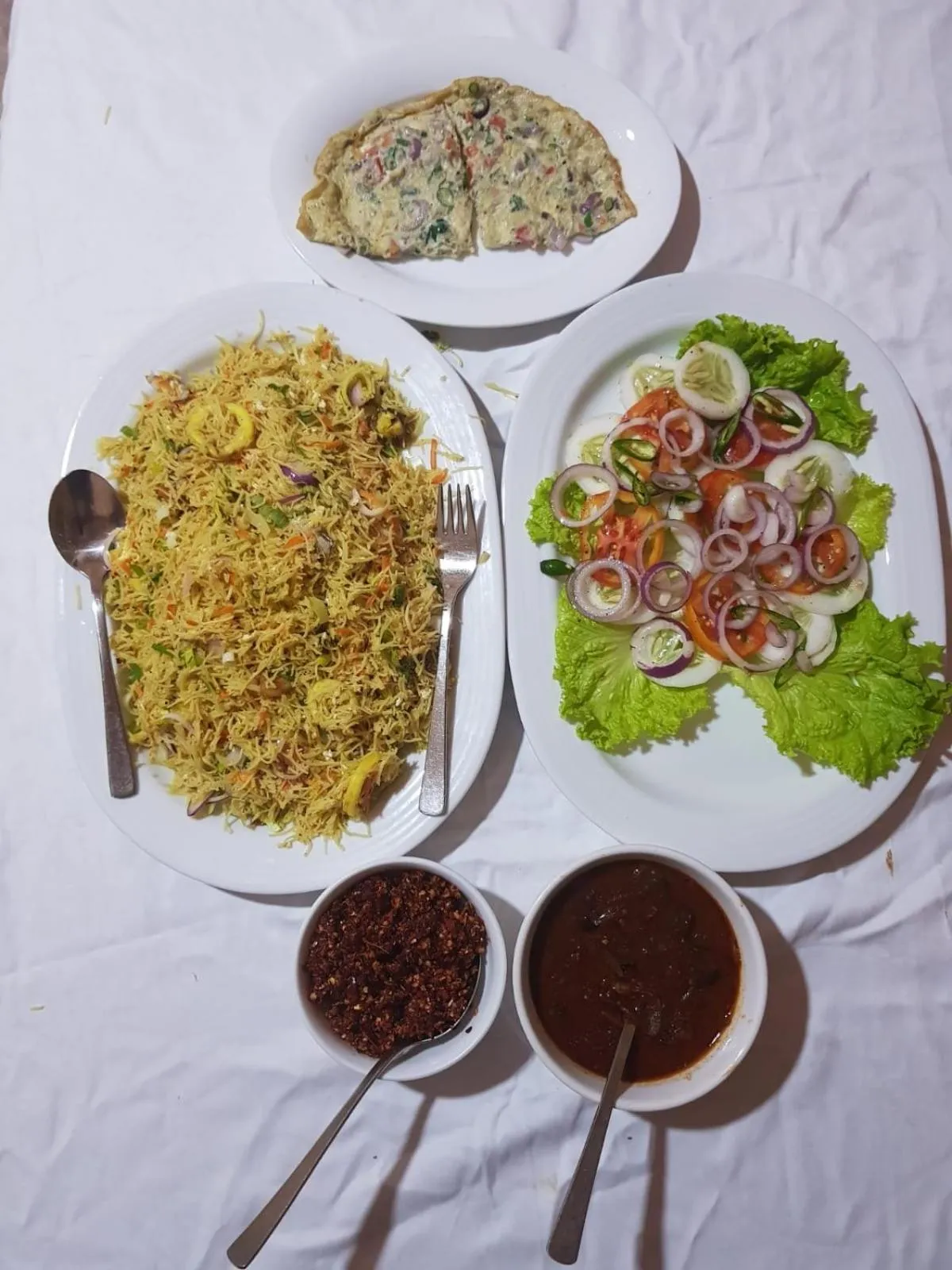 Restaurant/places to eat in Thisha Hotel & Restaurant