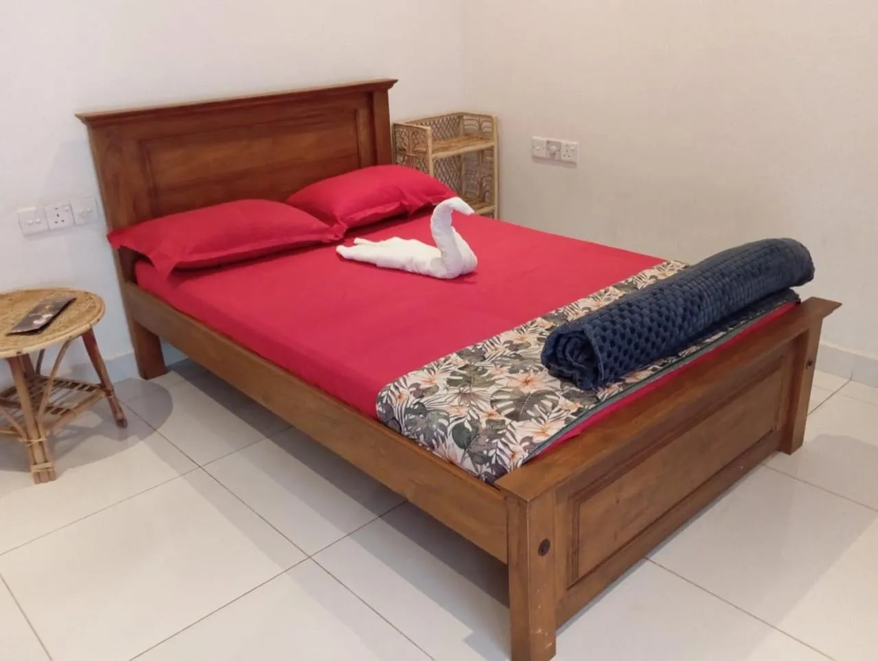 Property building, Bed in Thisha Hotel & Restaurant