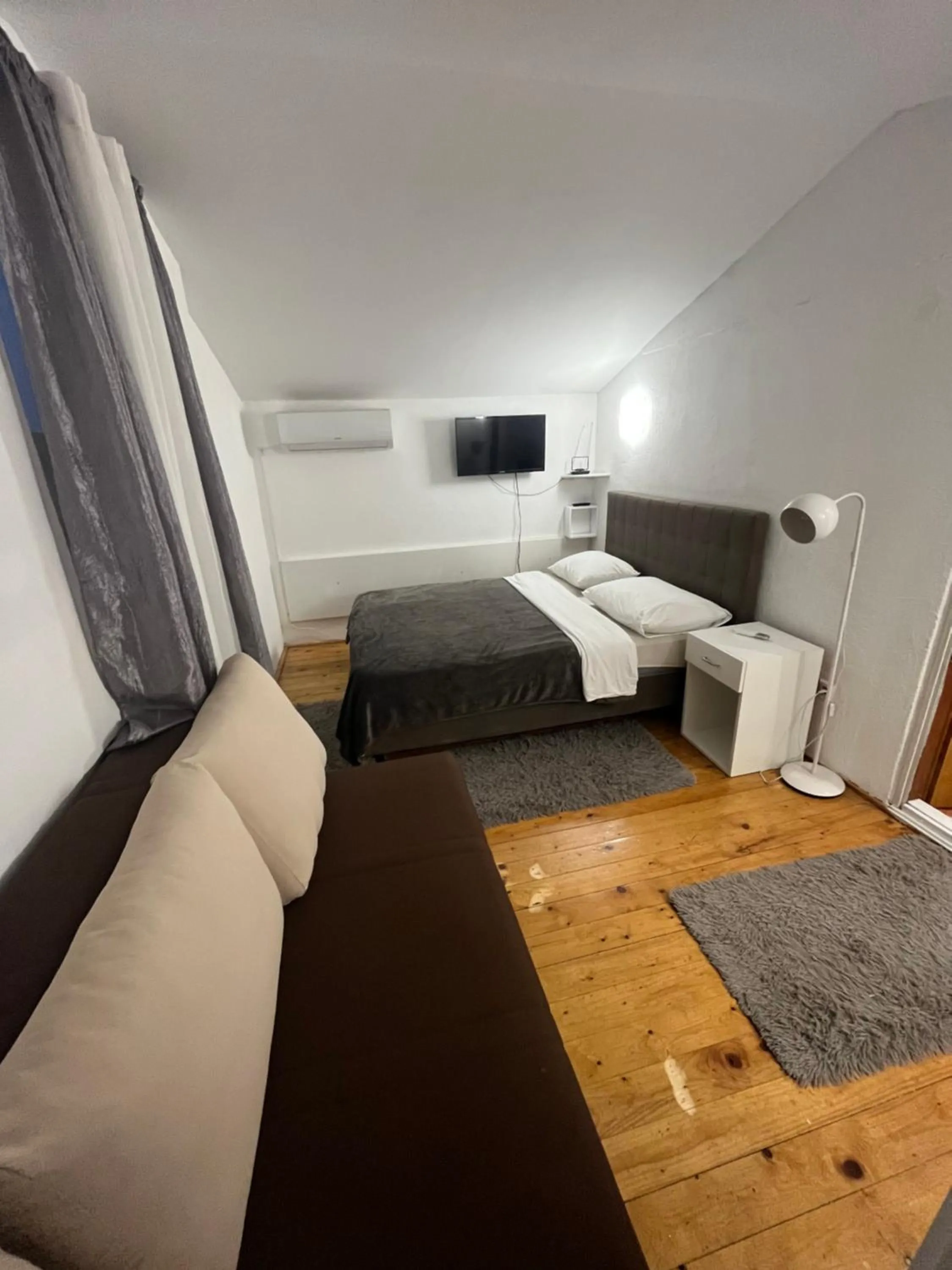 Bed in Apartments Mira