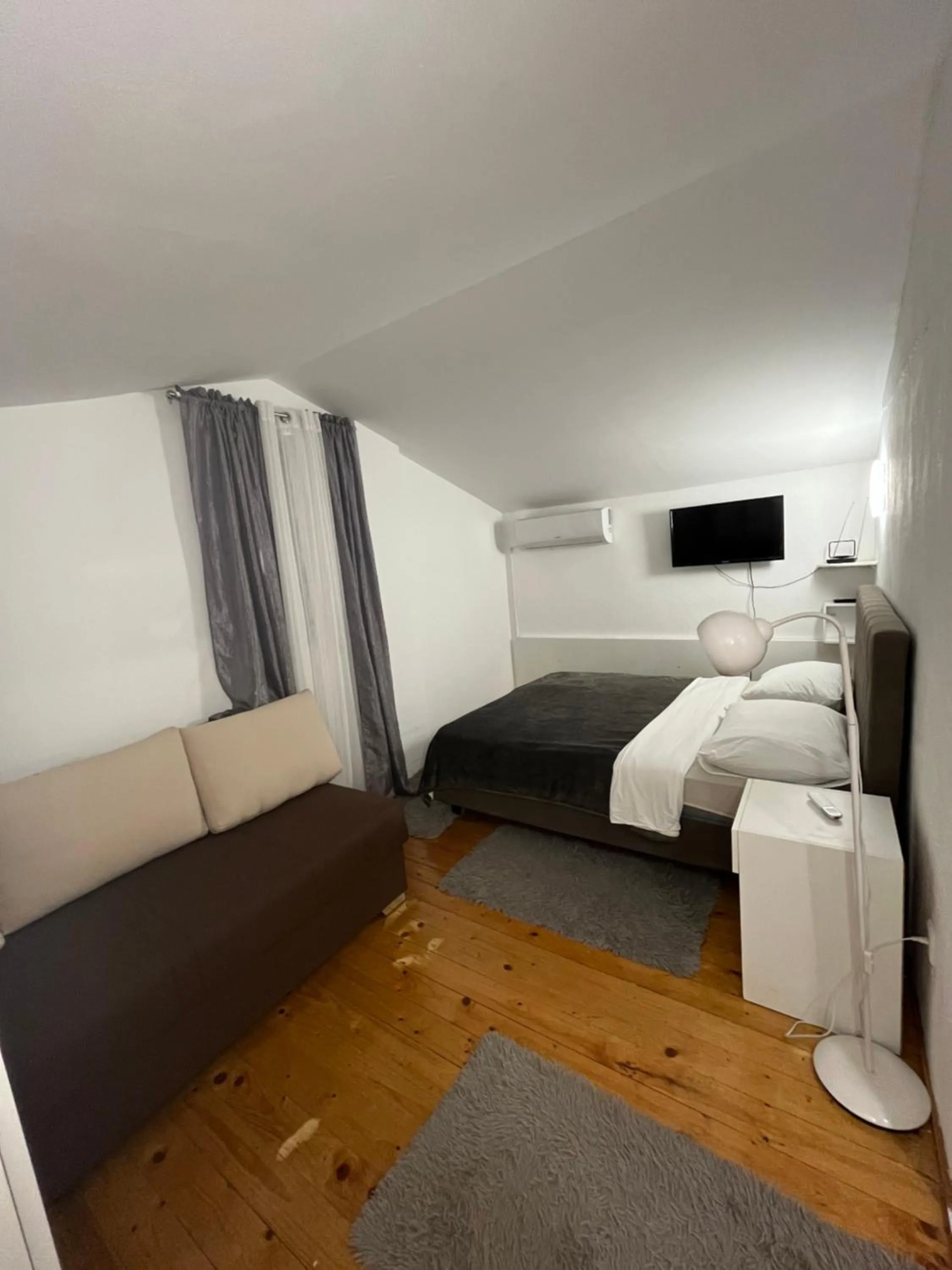 Bed in Apartments Mira