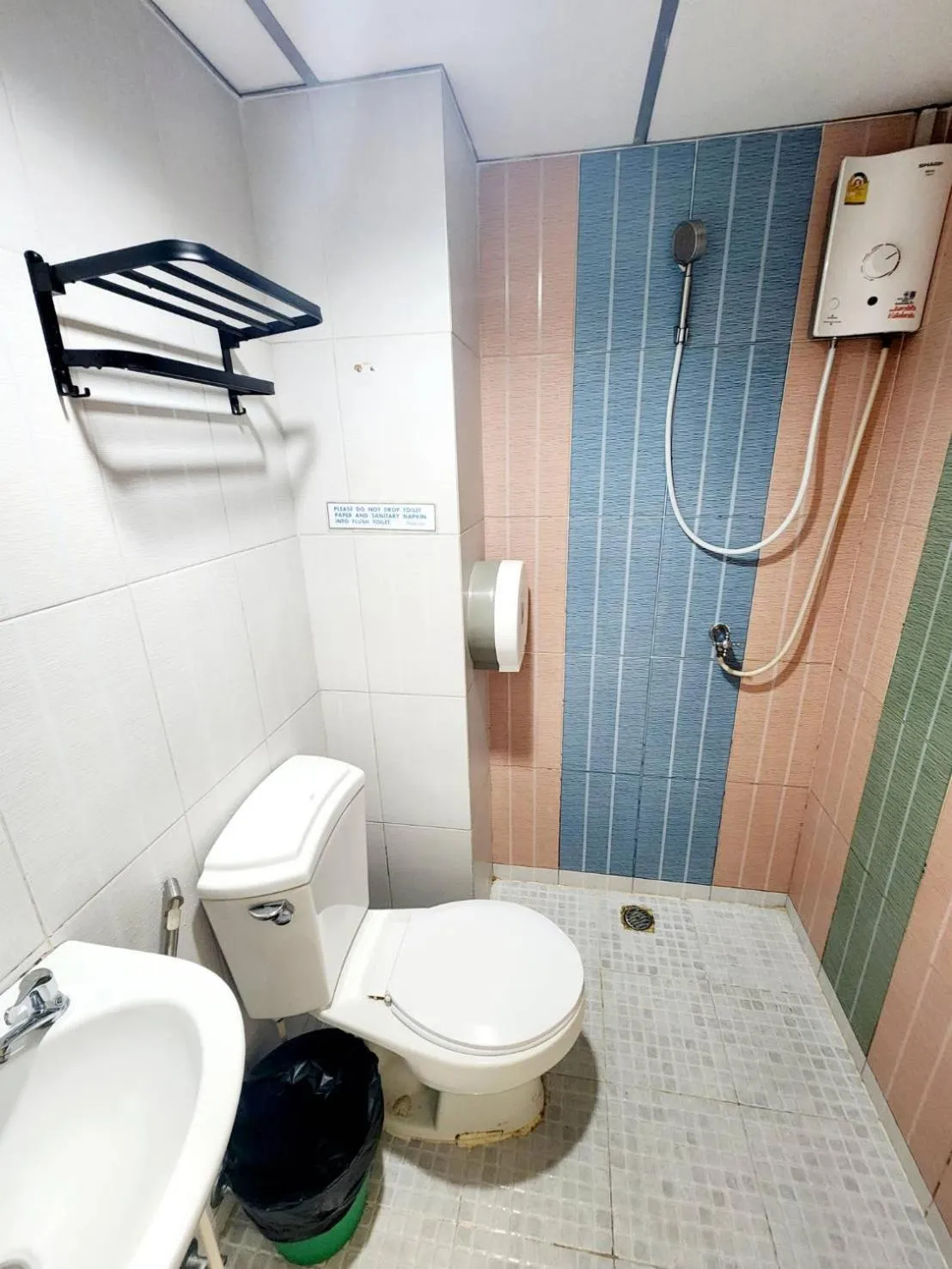 Shower in Happio Near Chabad House