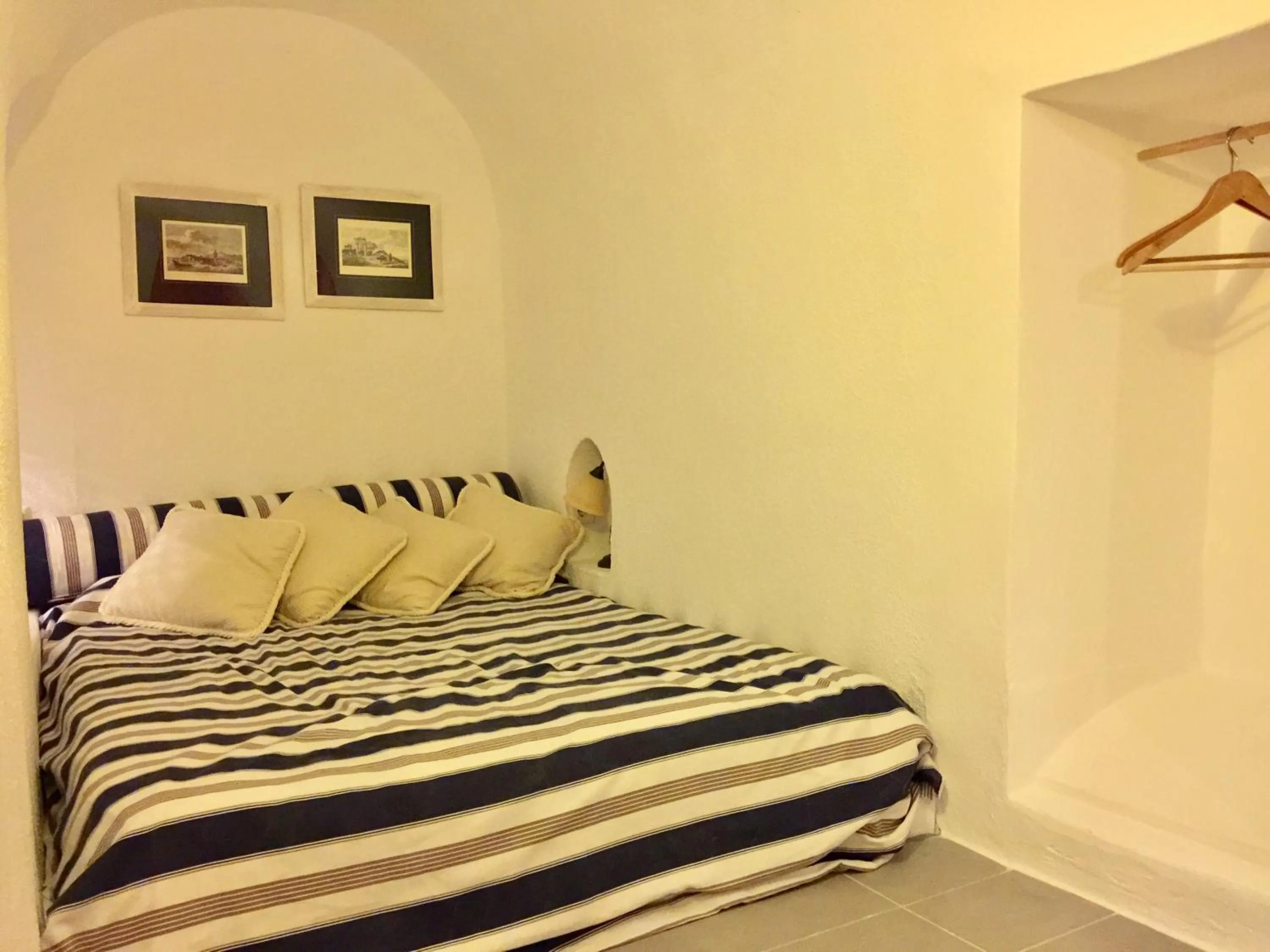 Bedroom in Timedrops Santorini Villas