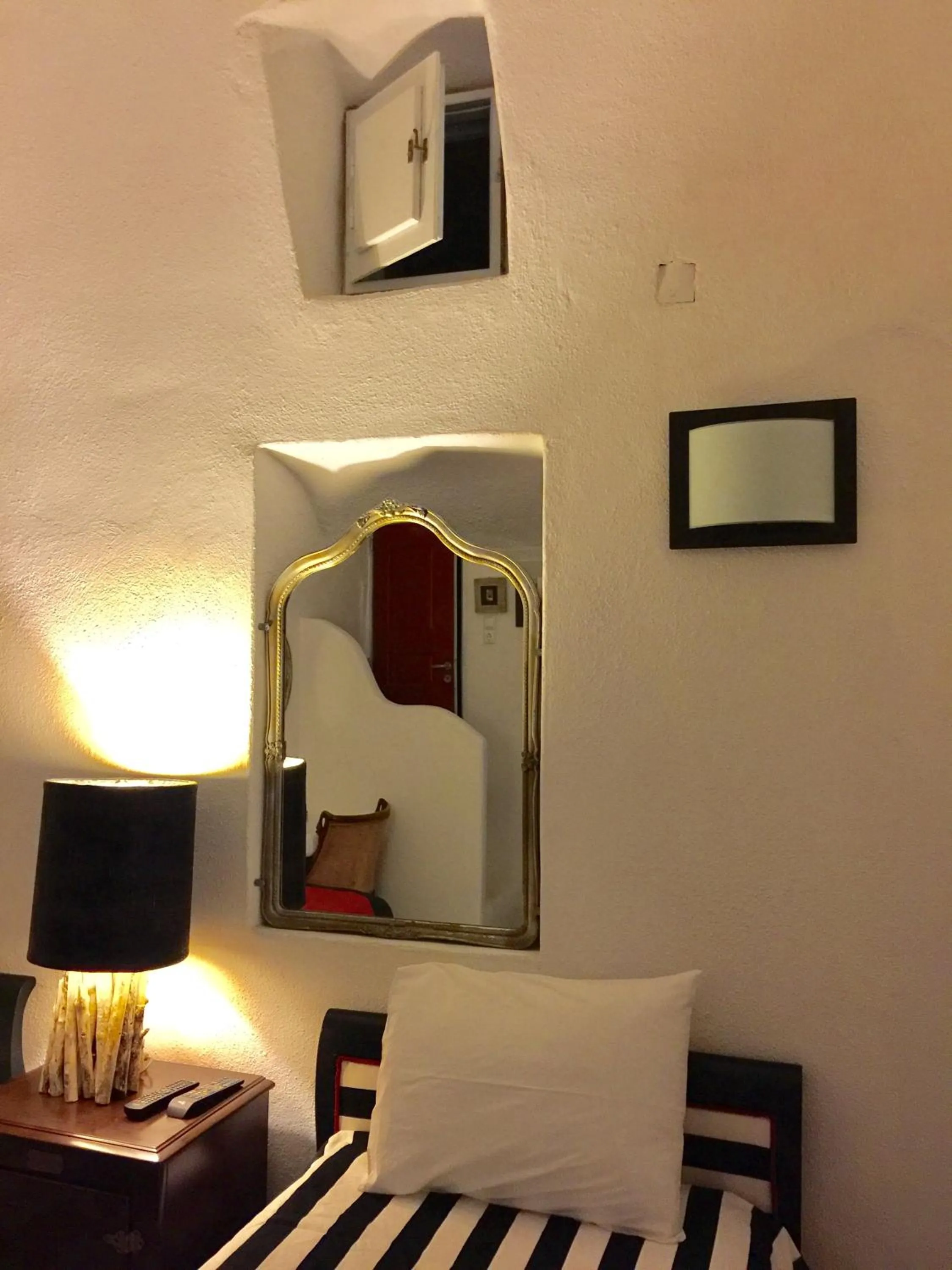 Decorative detail in Timedrops Santorini Villas