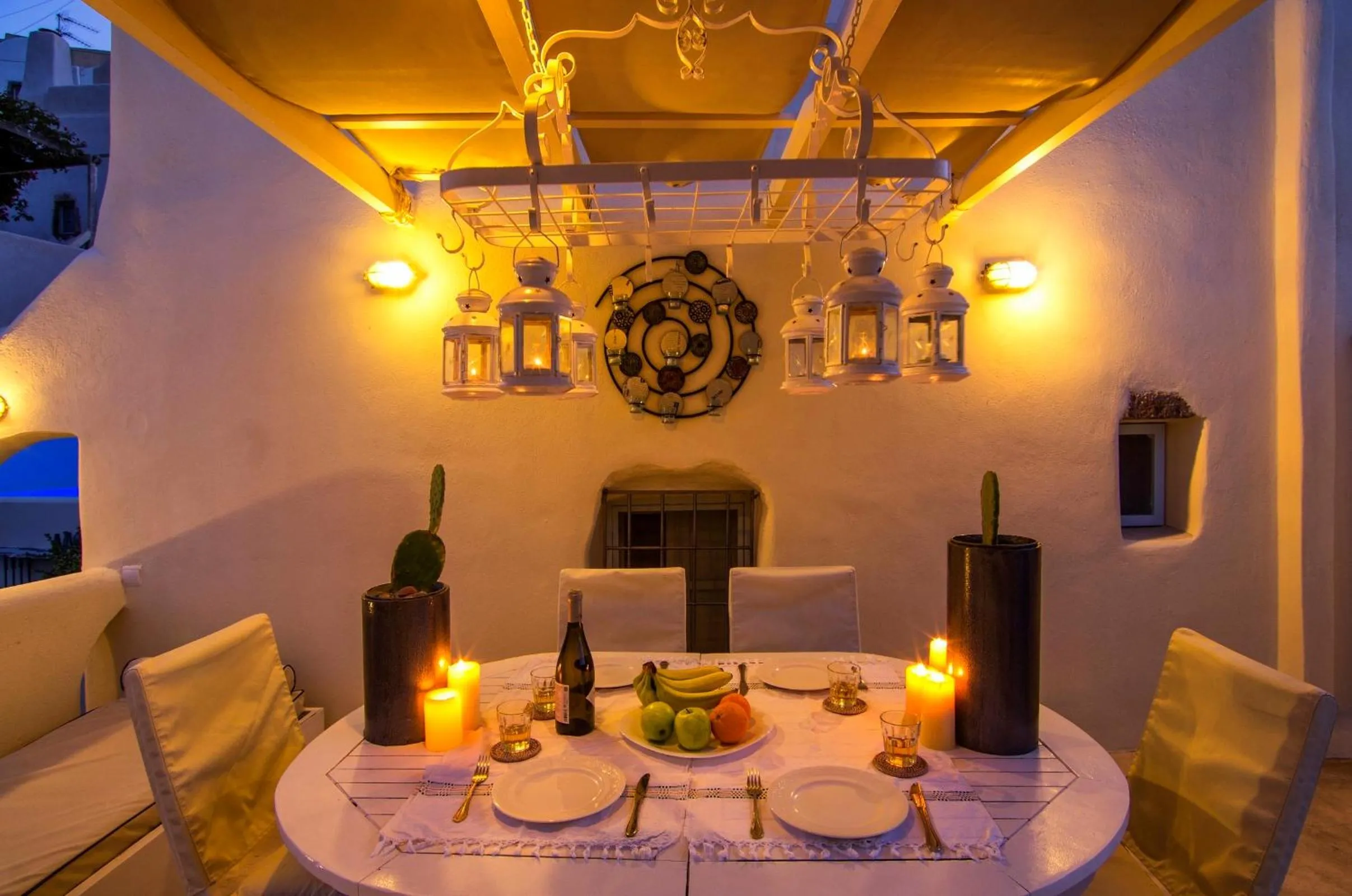 Seating area in Timedrops Santorini Villas