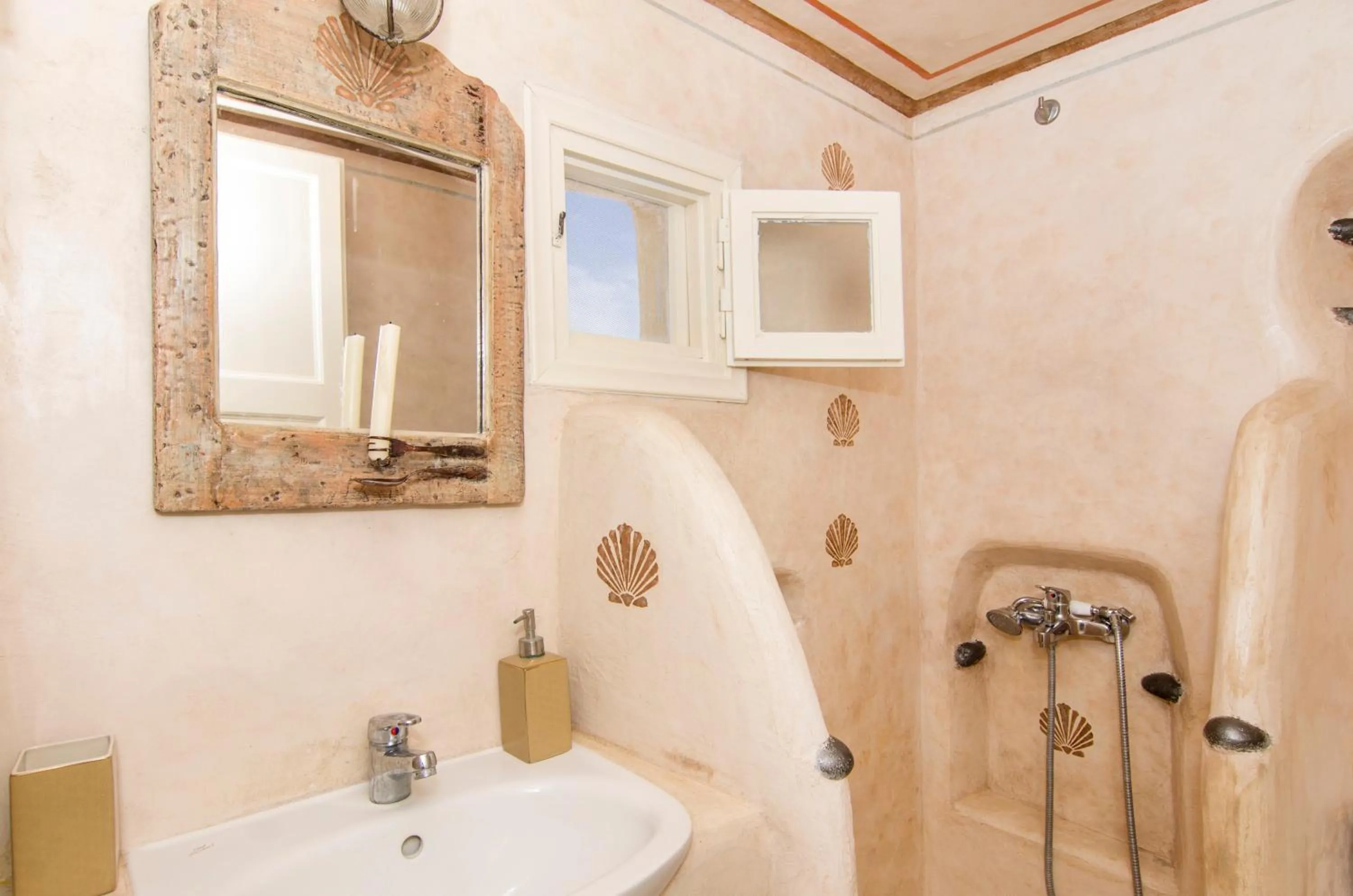 Bathroom in Timedrops Santorini Villas