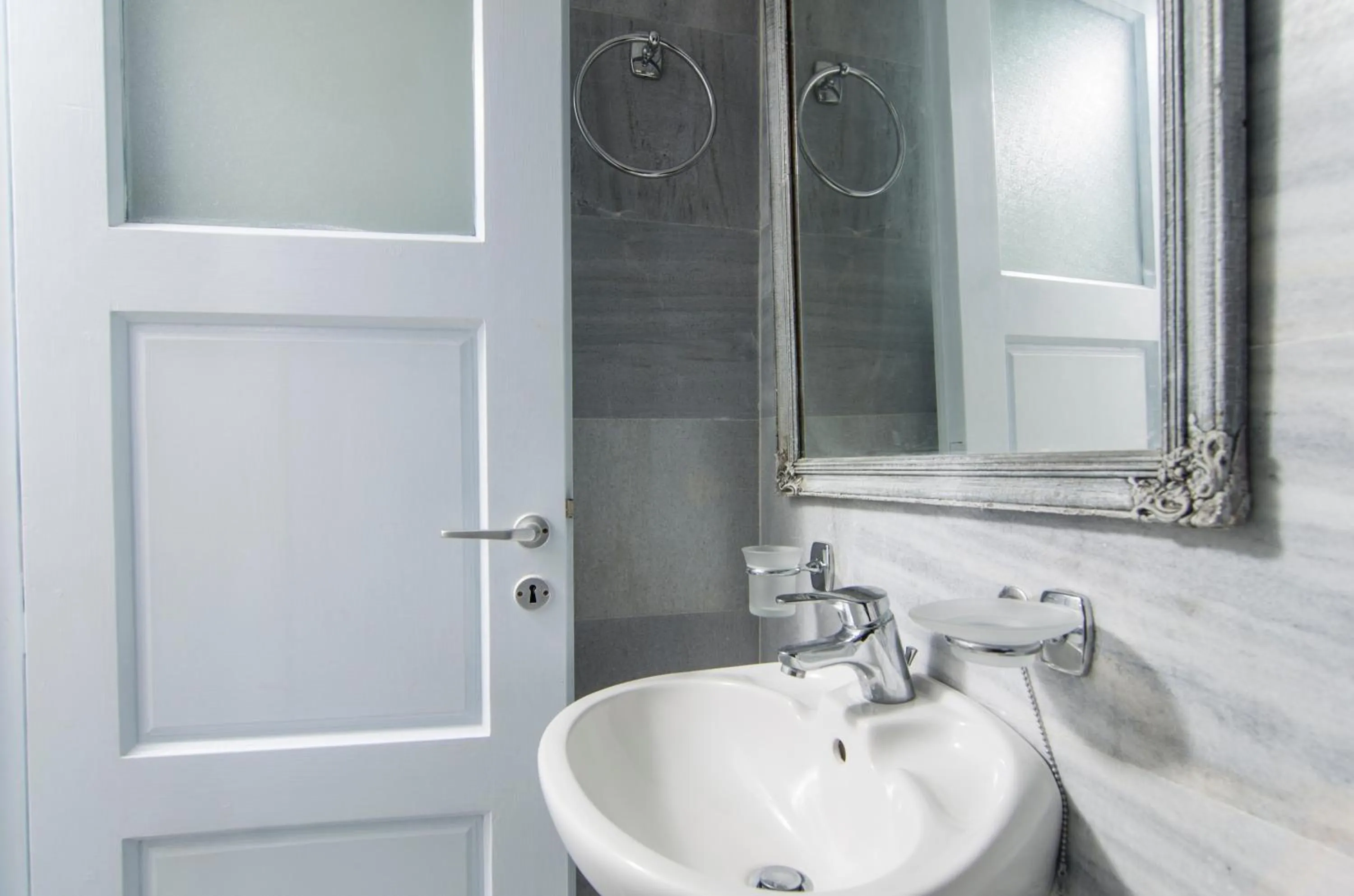 Bathroom in Timedrops Santorini Villas