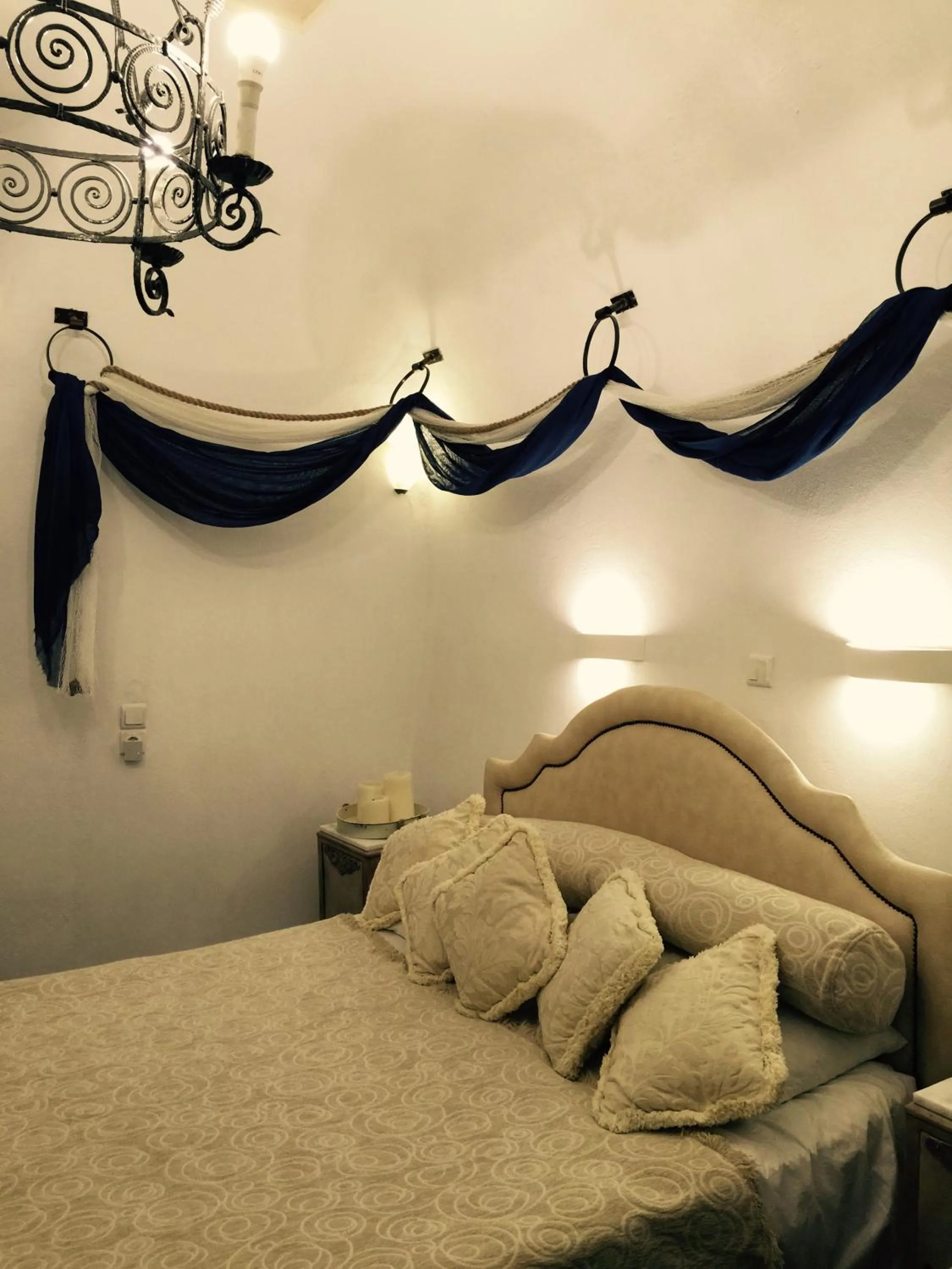 Bed in Timedrops Santorini Villas