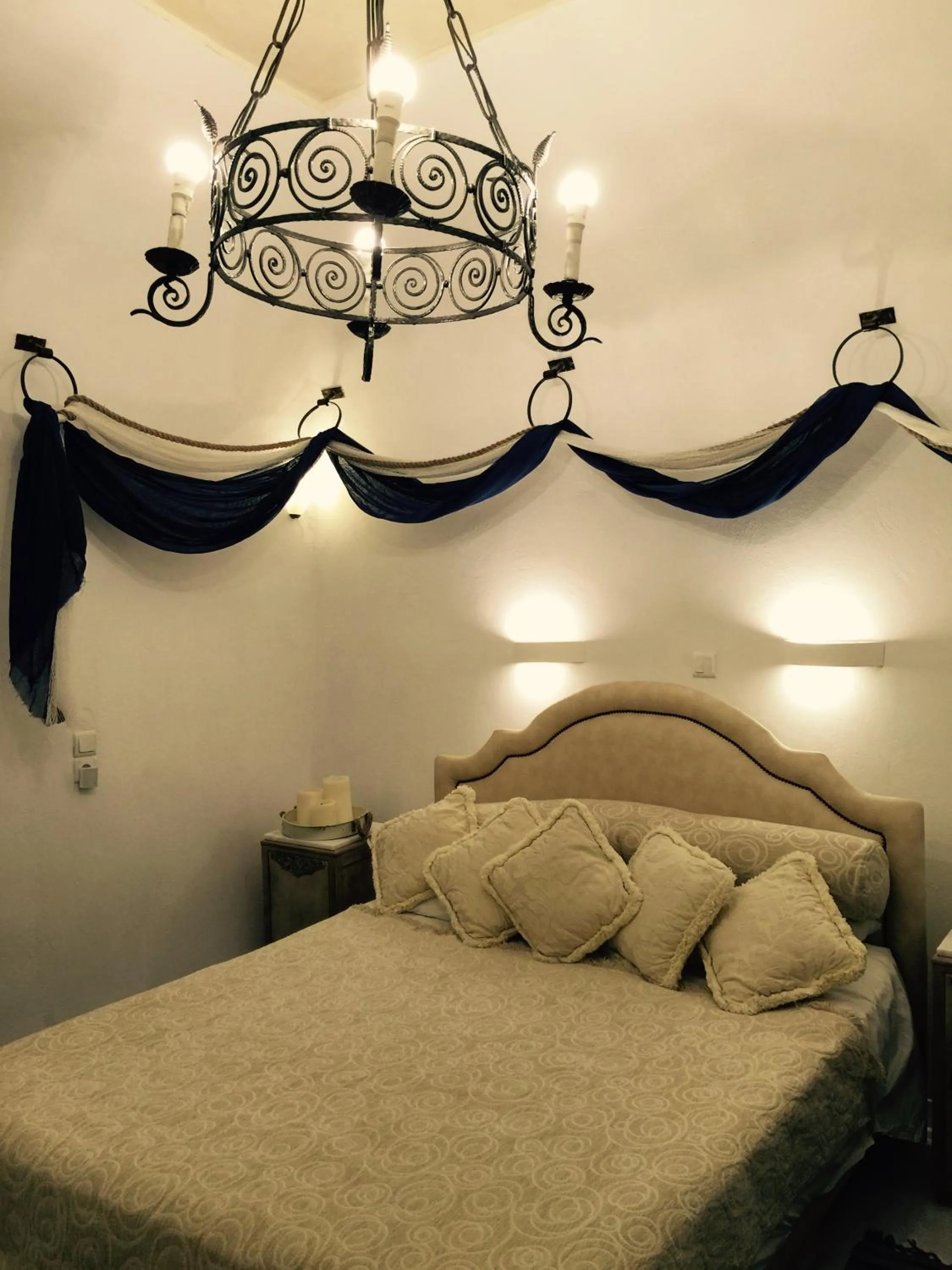 Bed in Timedrops Santorini Villas