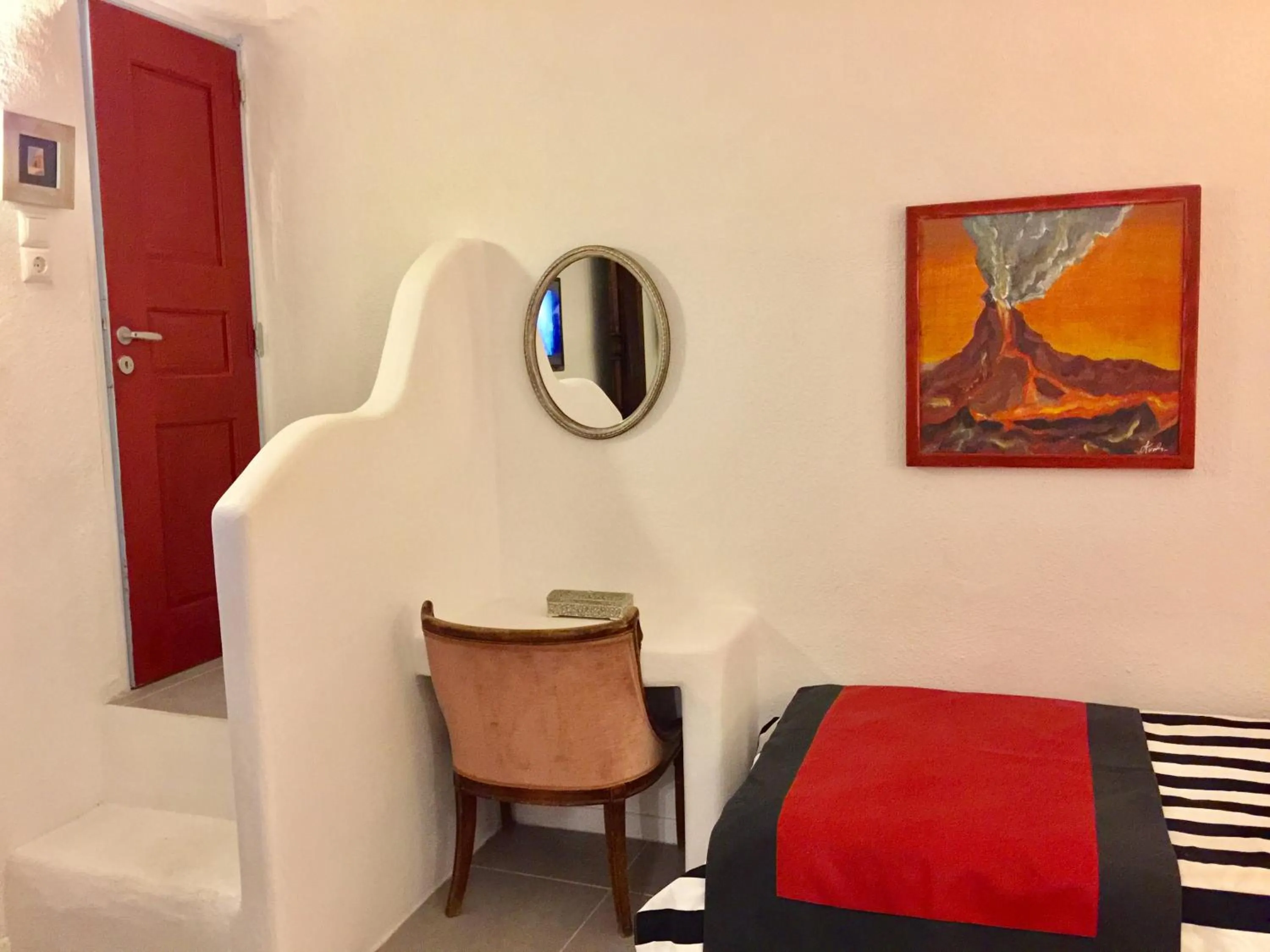 Decorative detail in Timedrops Santorini Villas