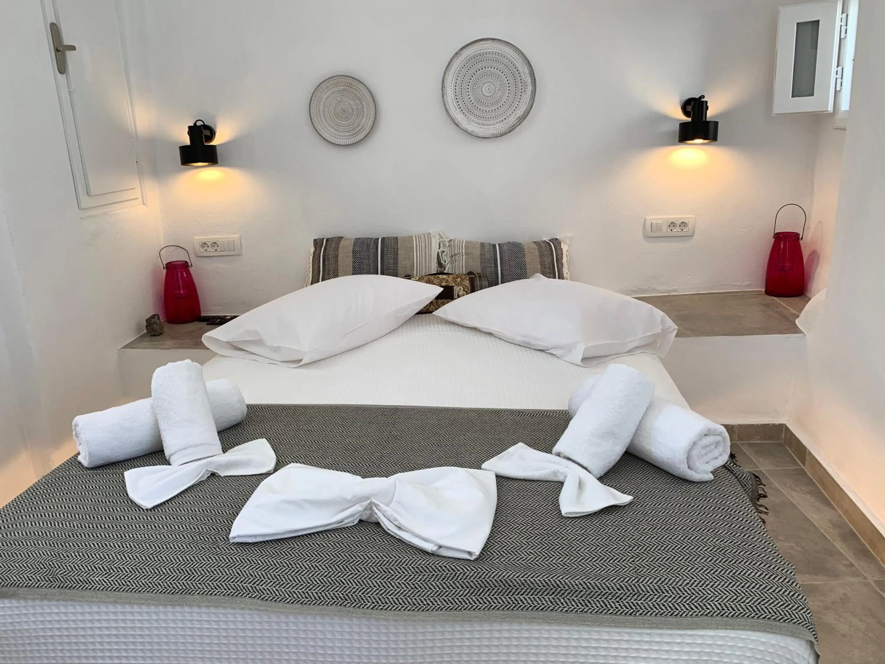 Bedroom in Timedrops Santorini Villas