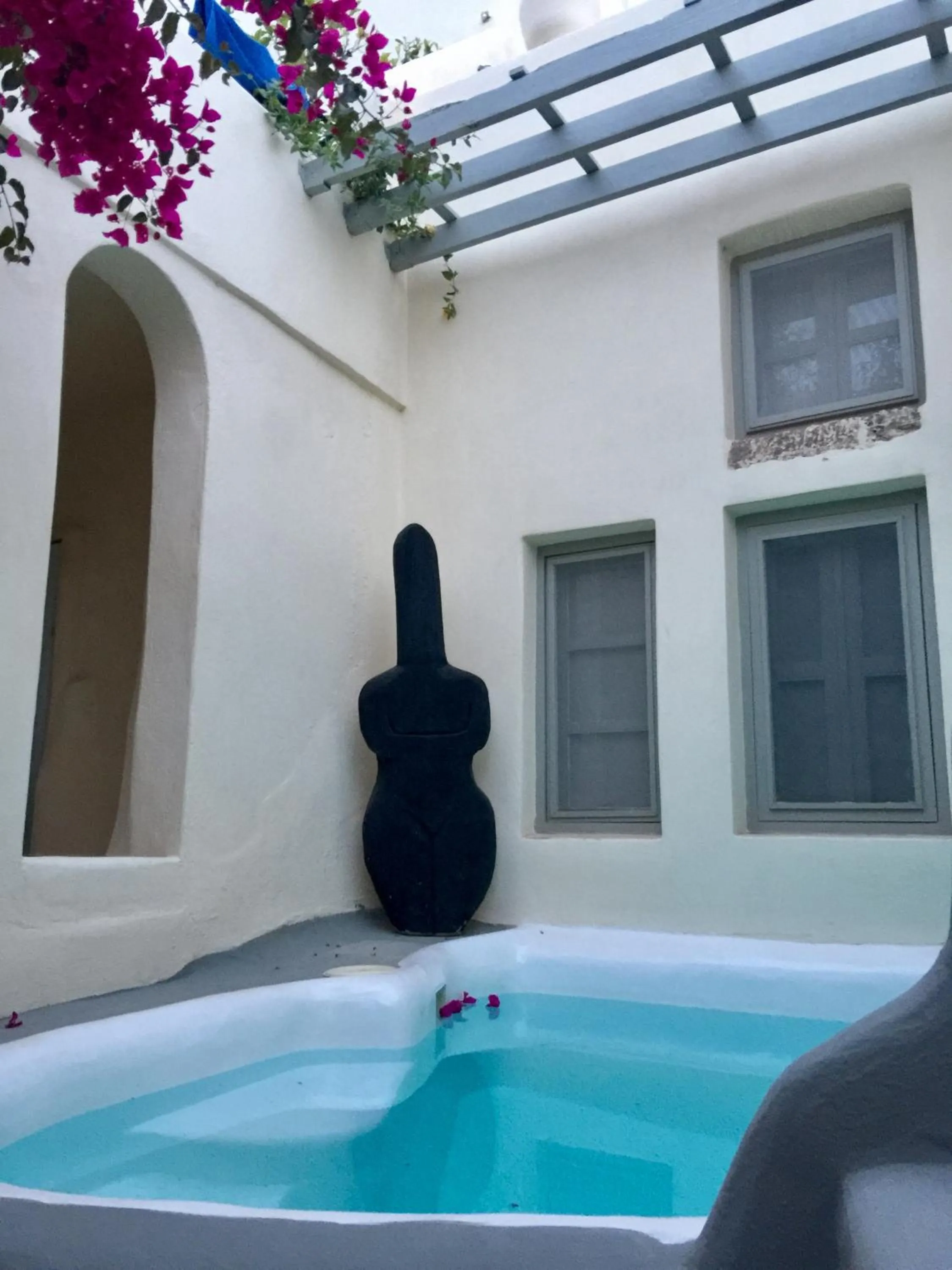 Decorative detail in Timedrops Santorini Villas