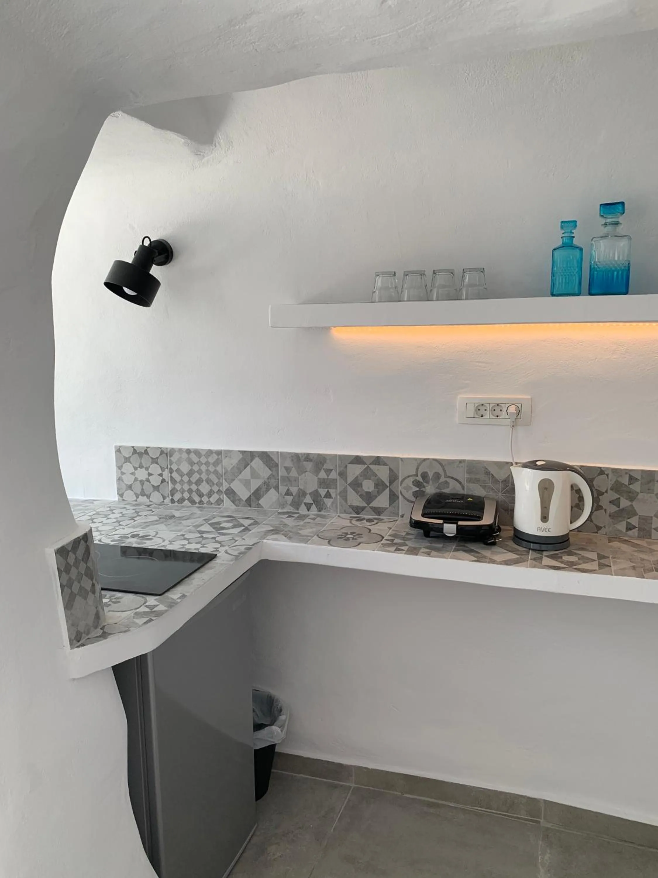 Coffee/tea facilities in Timedrops Santorini Villas