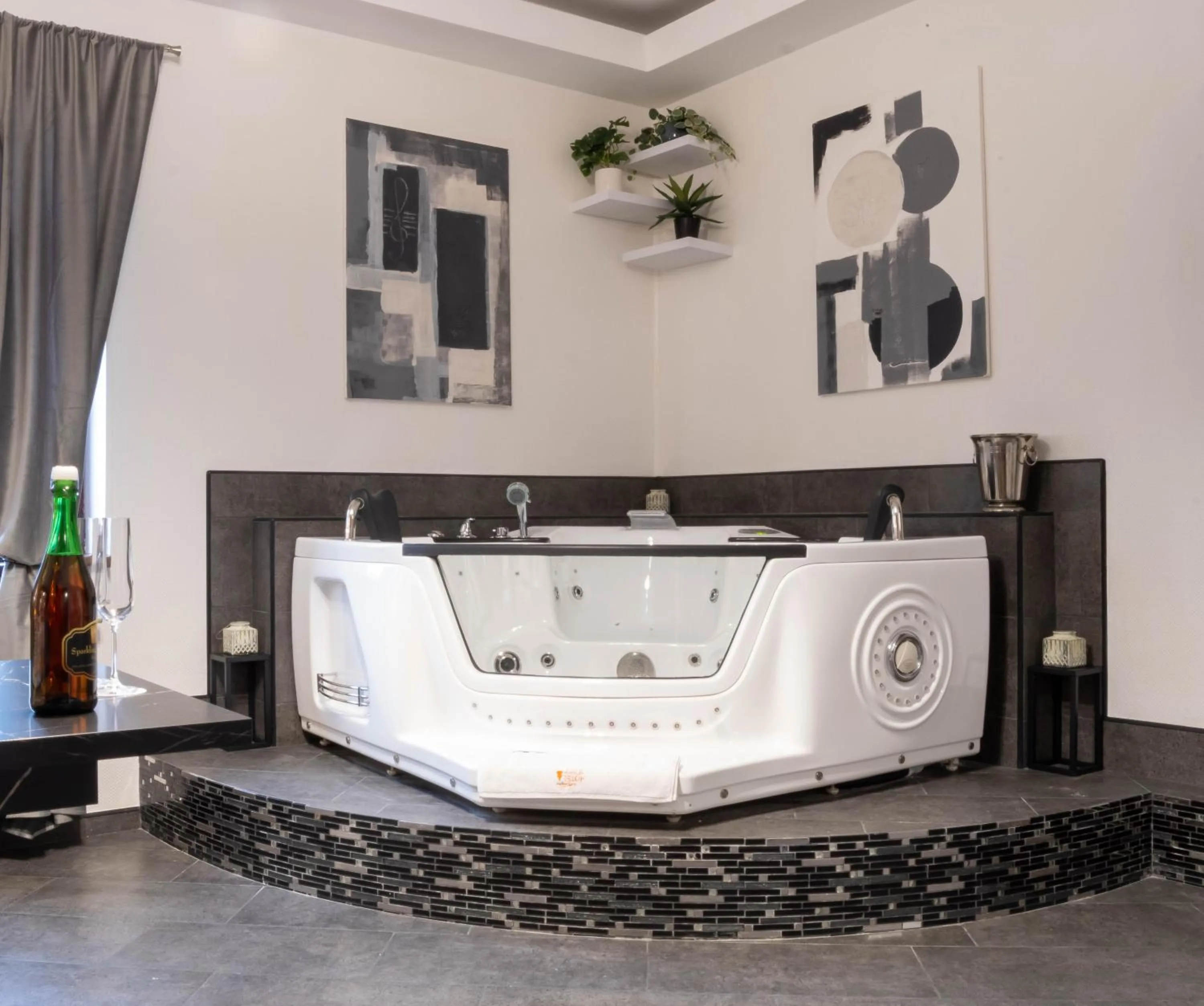 Hot Tub in Wellness Hotel Beethoven