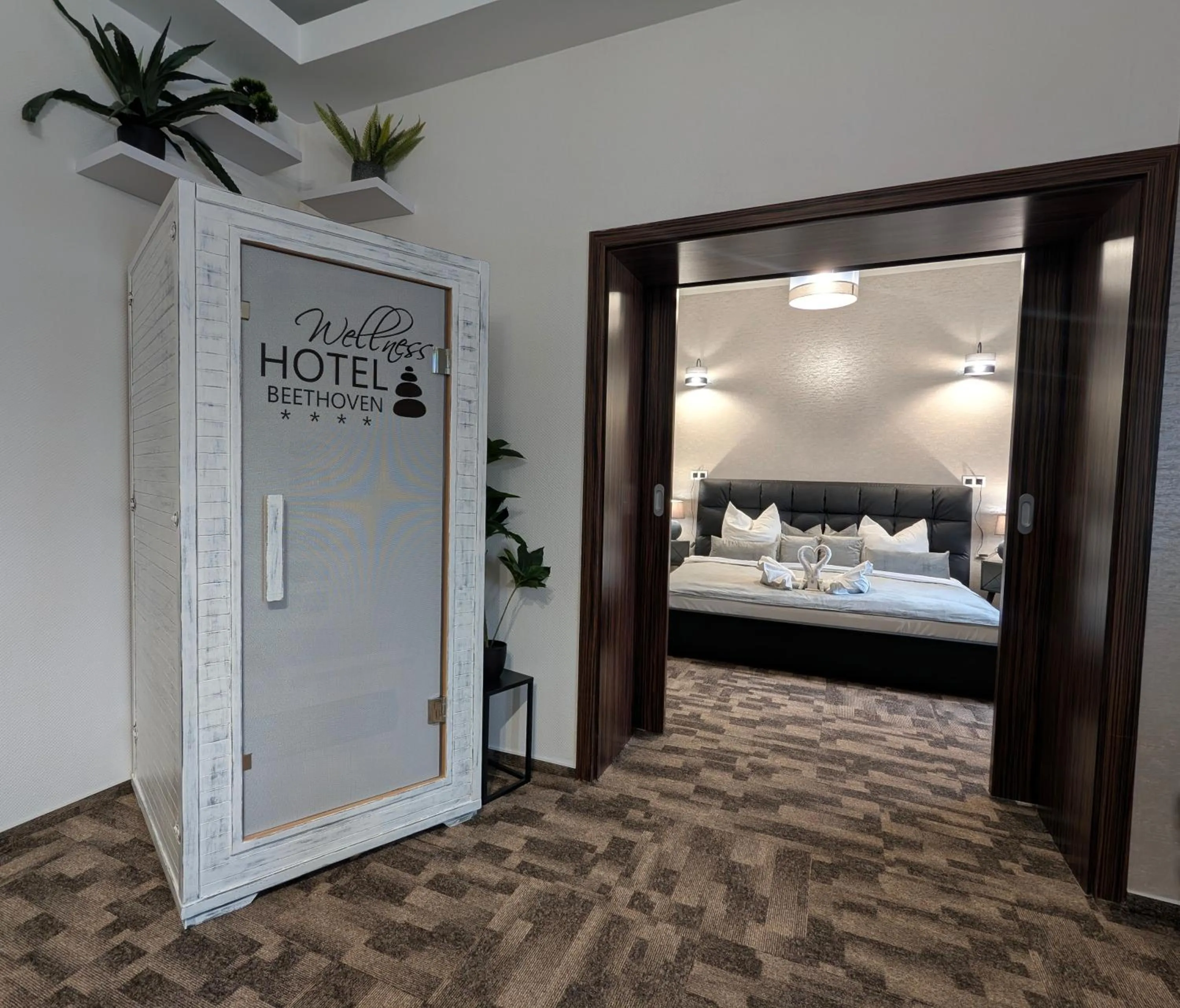 Sauna, Bed in Wellness Hotel Beethoven