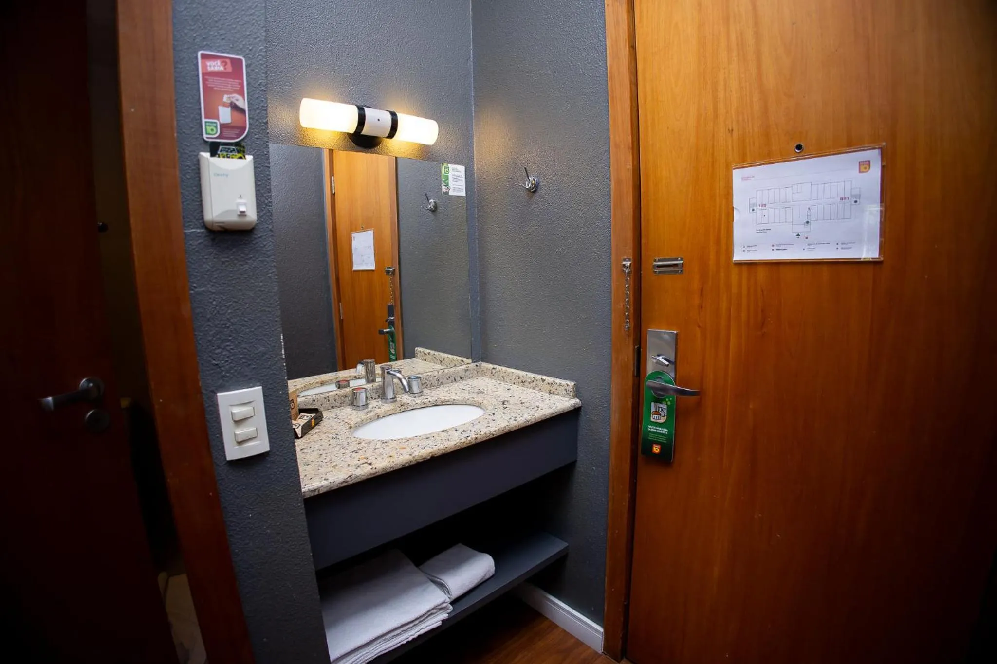 Bathroom in Hotel 10 Joinville