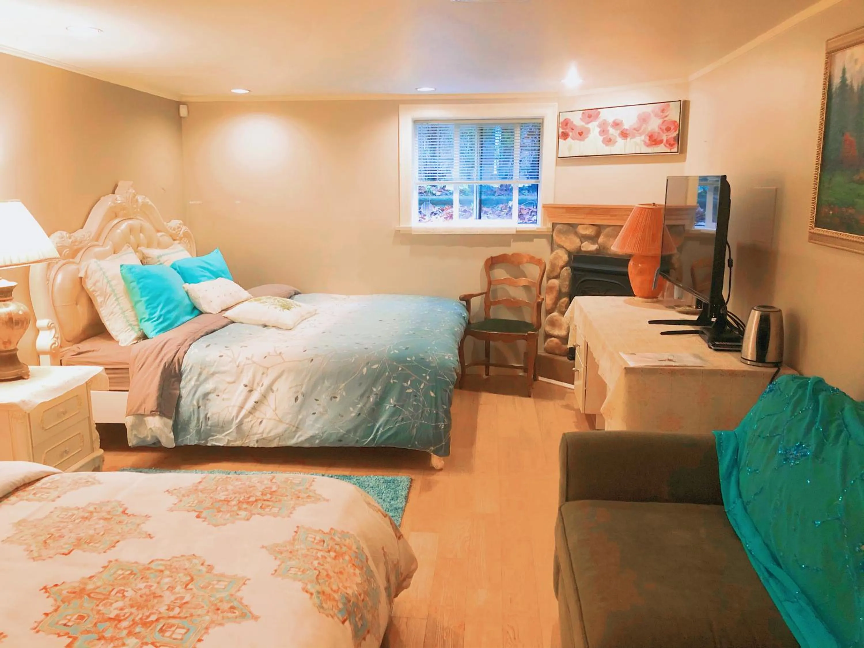 Bed in The Sunshine House-Free Parking